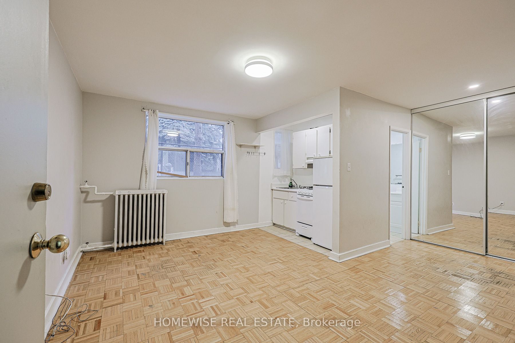 33 Maitland Street 303, Toronto, ON M4Y 1C8 photo 2