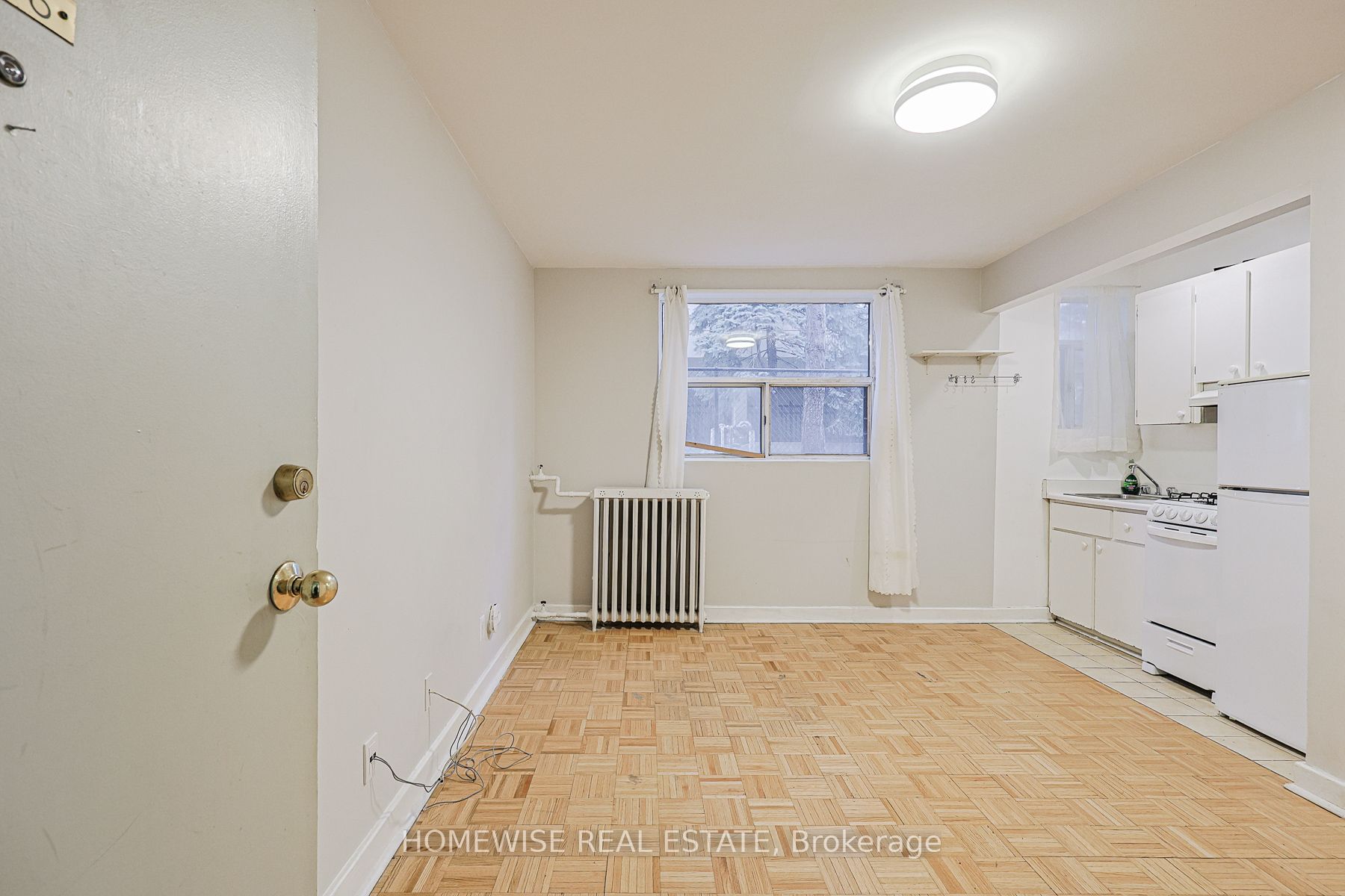 33 Maitland Street 303, Toronto, ON M4Y 1C8 photo 3