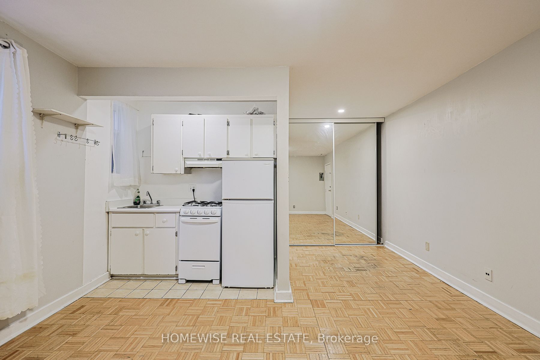 33 Maitland Street 303, Toronto, ON M4Y 1C8 photo 4