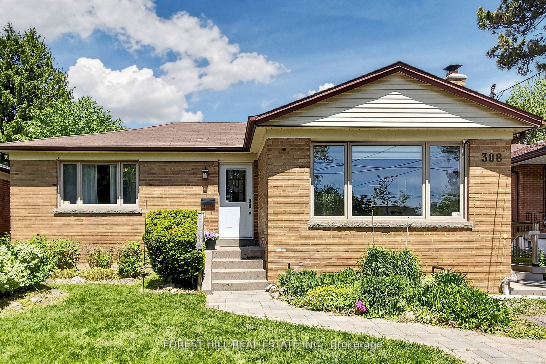 308 Hendon Avenue #bsmt, Toronto, ON M2M 1B2