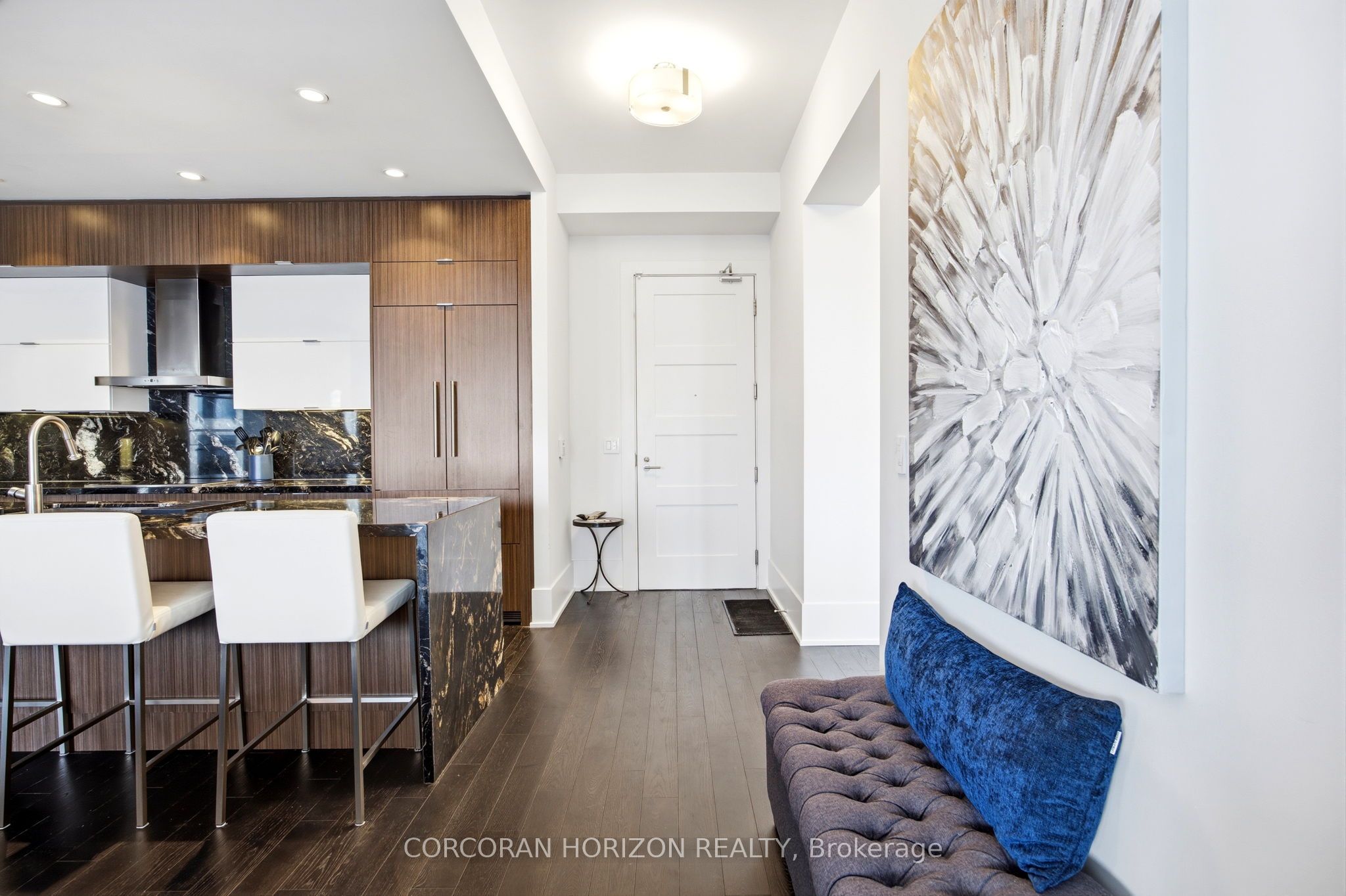 300 Front Street W 4403, Toronto, ON M5V 0E9 photo 2