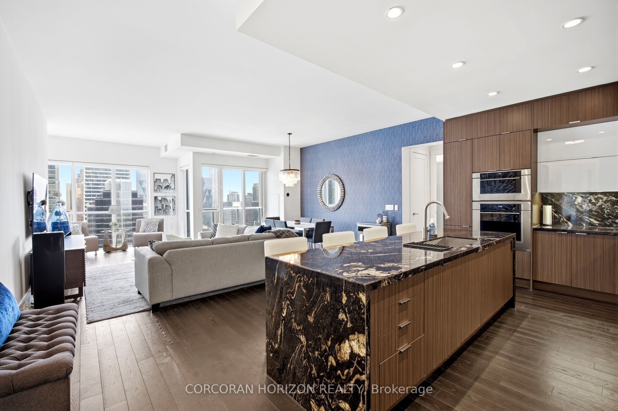 300 Front Street W 4403, Toronto, ON M5V 0E9 photo 3