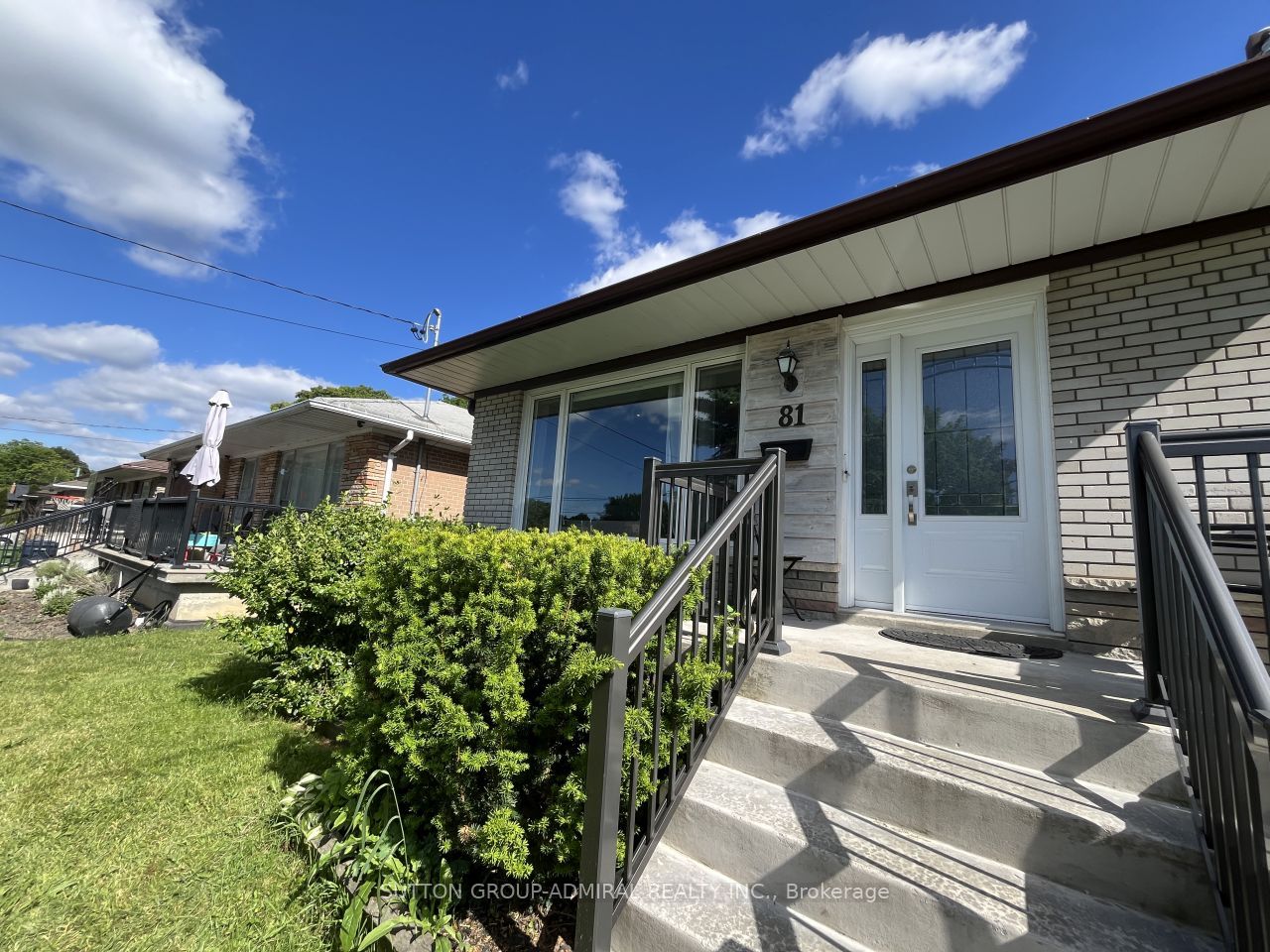 81 Searle Avenue, Toronto, ON M3H 4A6 photo 2