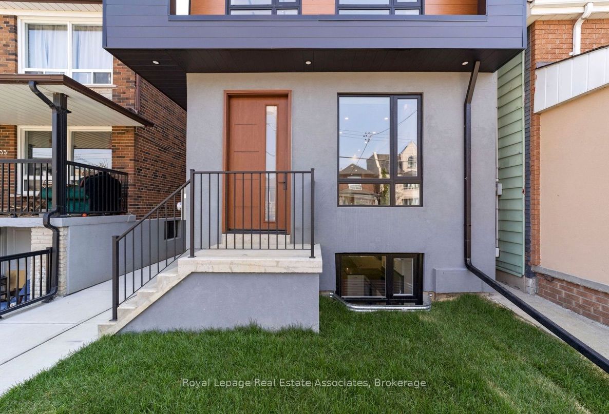 531 Delaware Avenue N, Toronto, ON M6H 2V3 photo 2