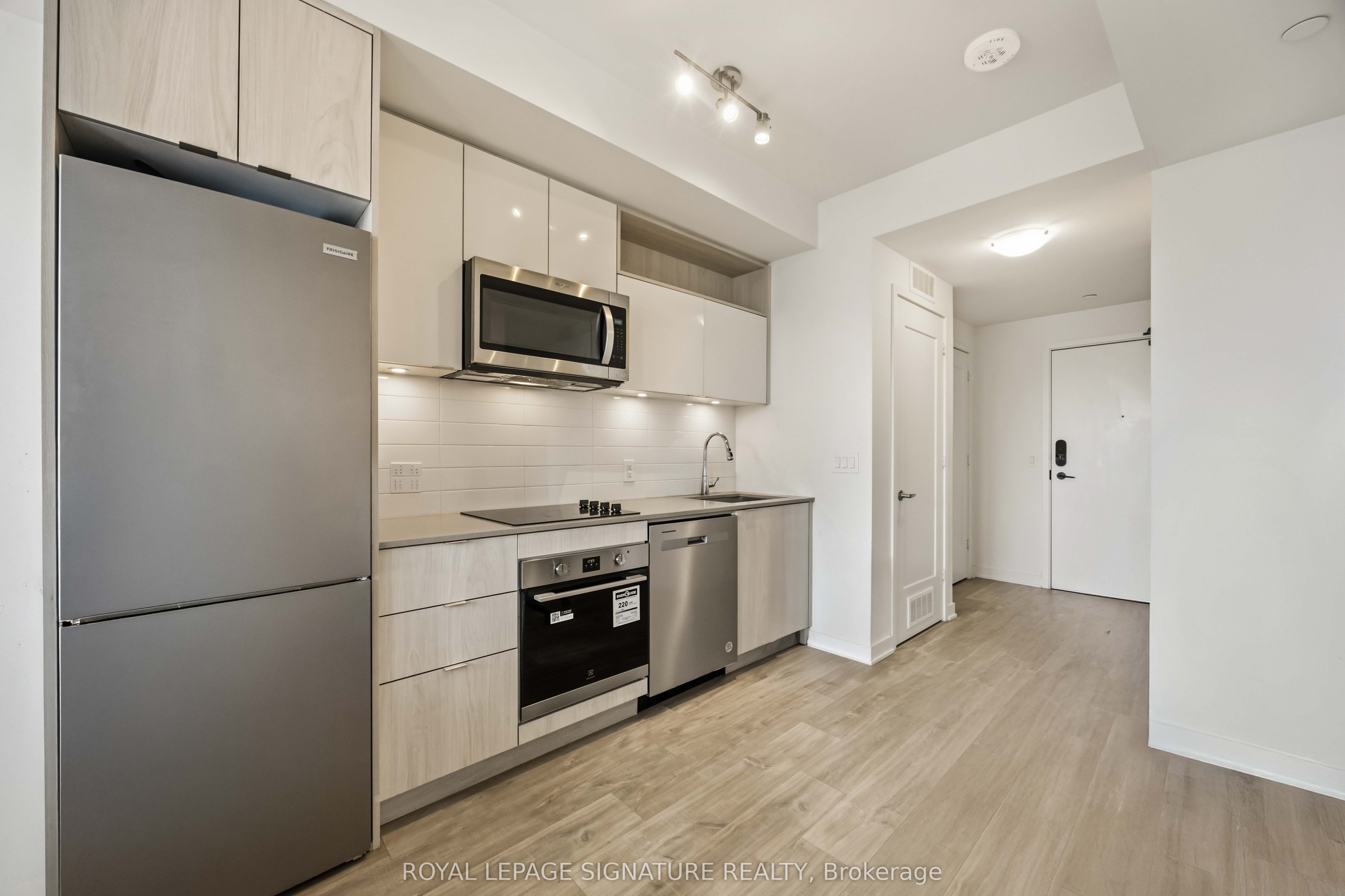 60 Princess Street 913, Toronto, ON M5A 2C7 photo 2