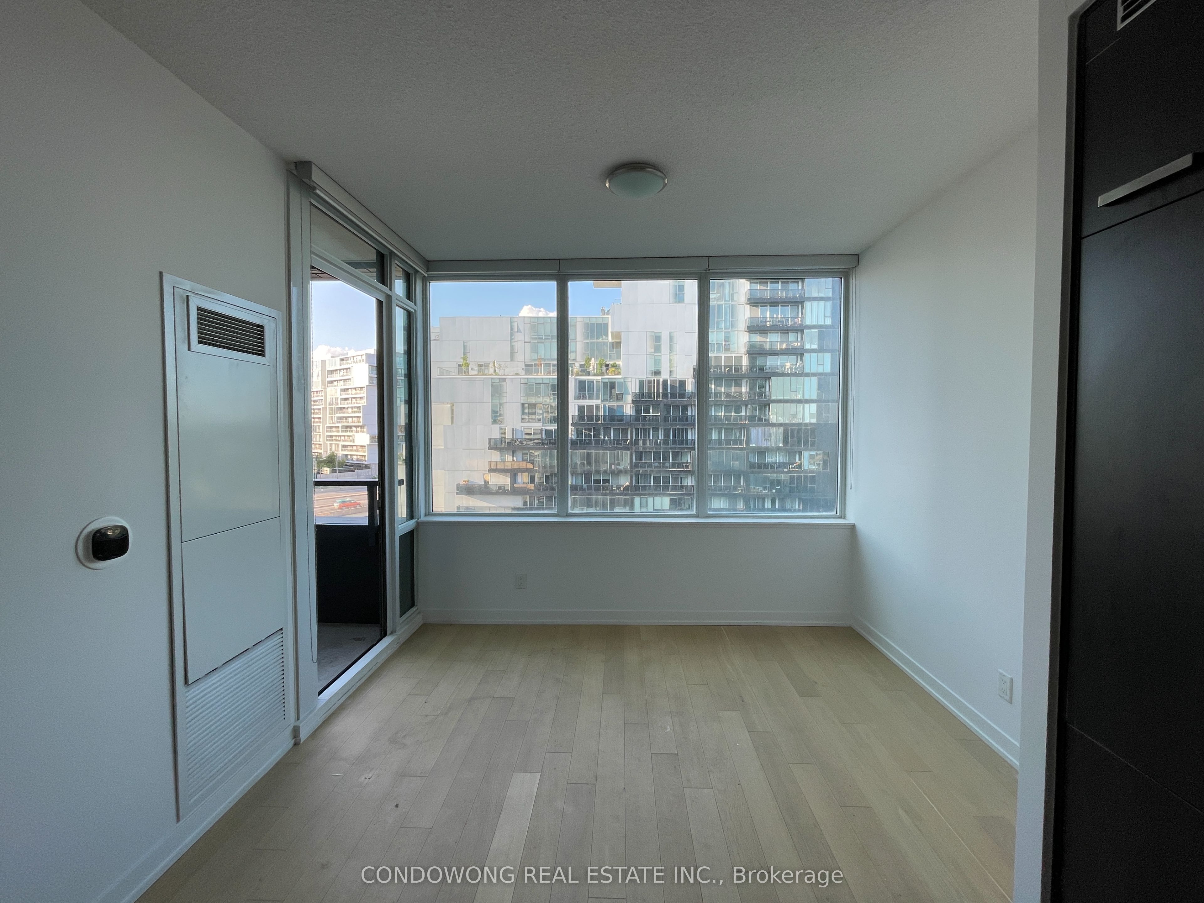 120 Bayview Avenue N706, Toronto, ON M5A 0G4 photo 2