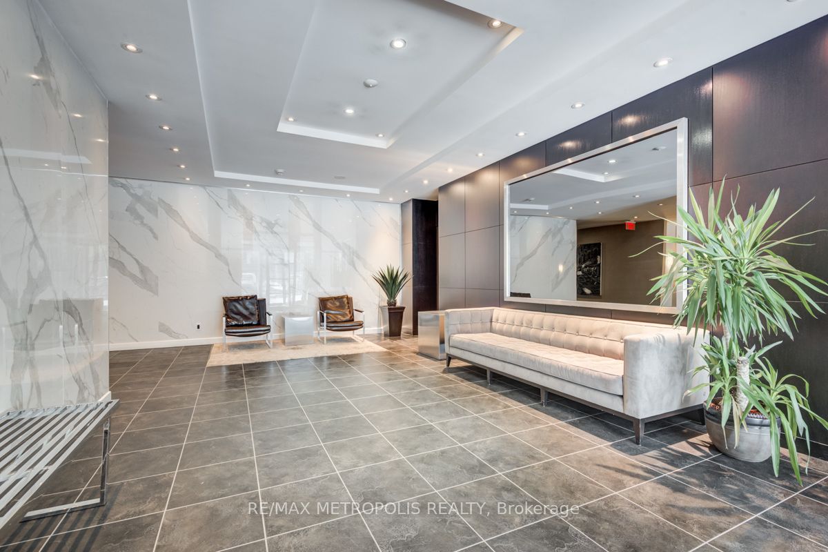 350 Wellington Street W 214, Toronto, ON M5V 3W9 photo 2