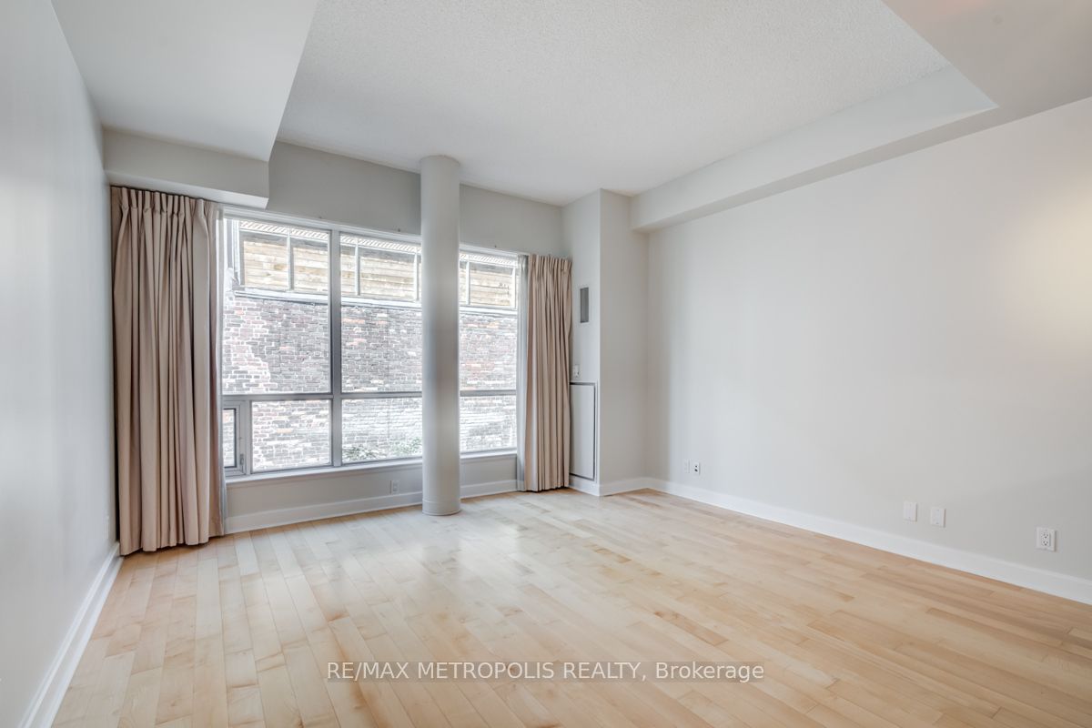 350 Wellington Street W 214, Toronto, ON M5V 3W9 photo 4