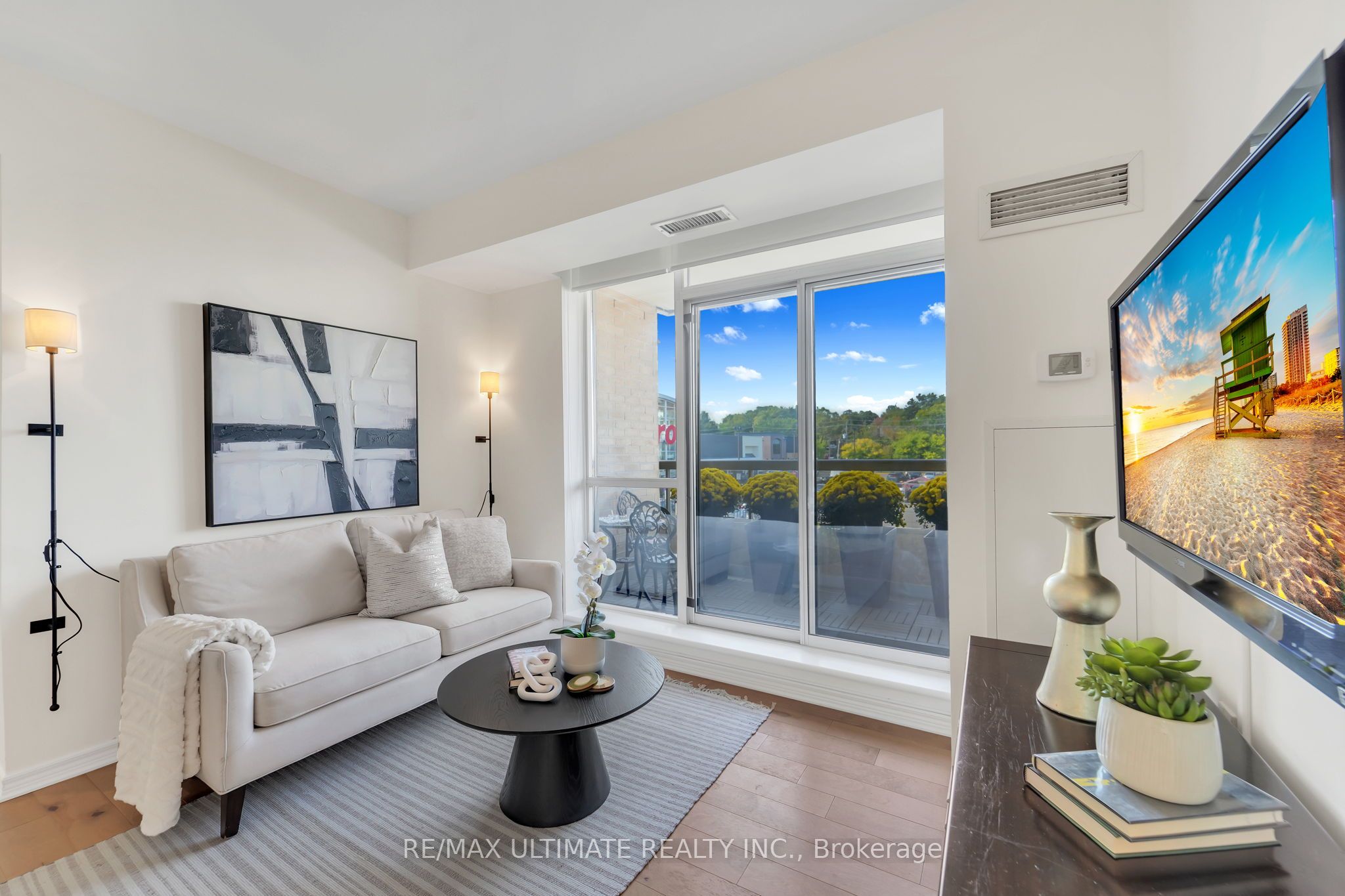 1750 Bayview Avenue 405, Toronto, ON M4G 3C4 photo 2
