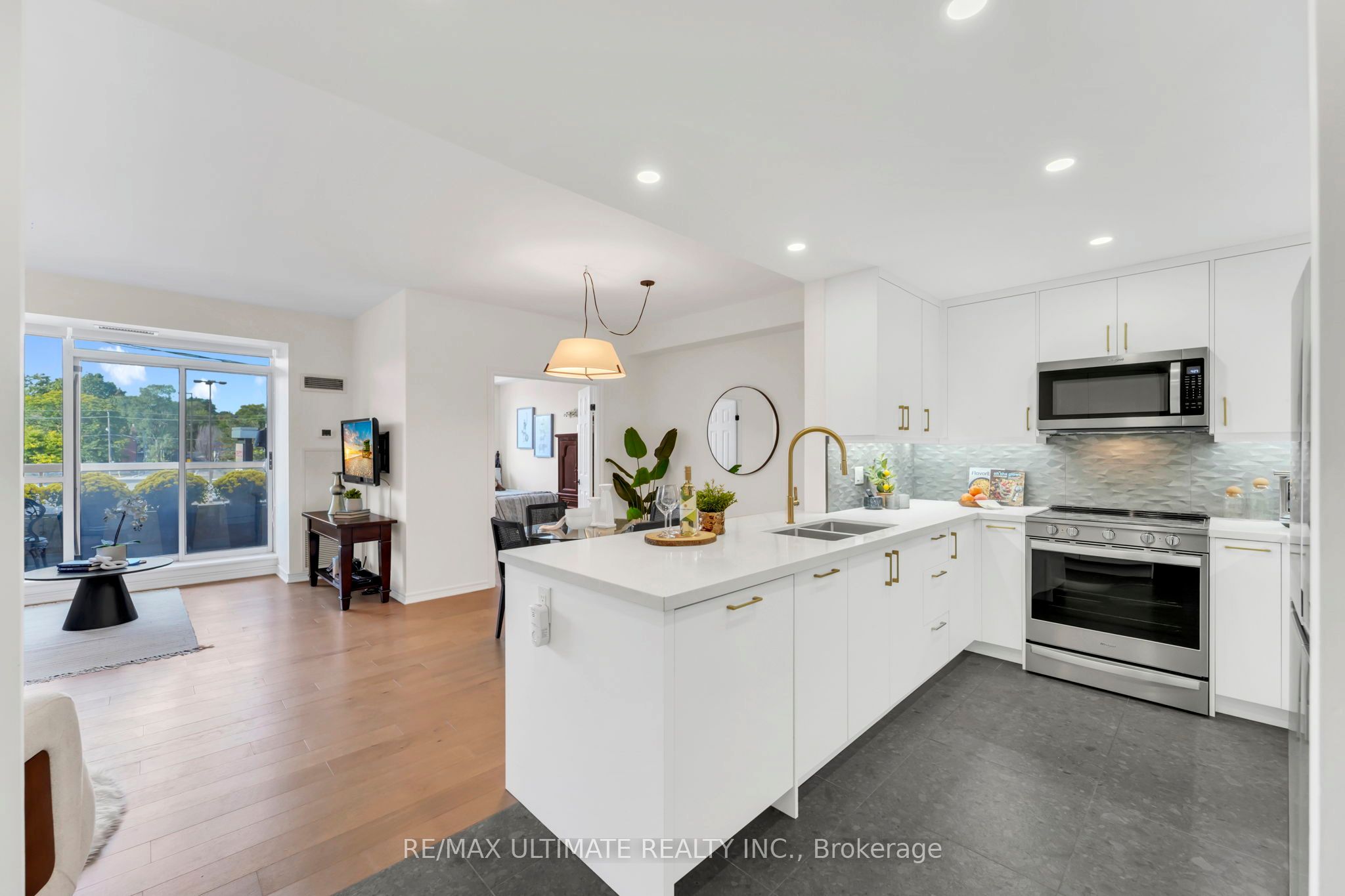 1750 Bayview Avenue 405, Toronto, ON M4G 3C4 photo 4