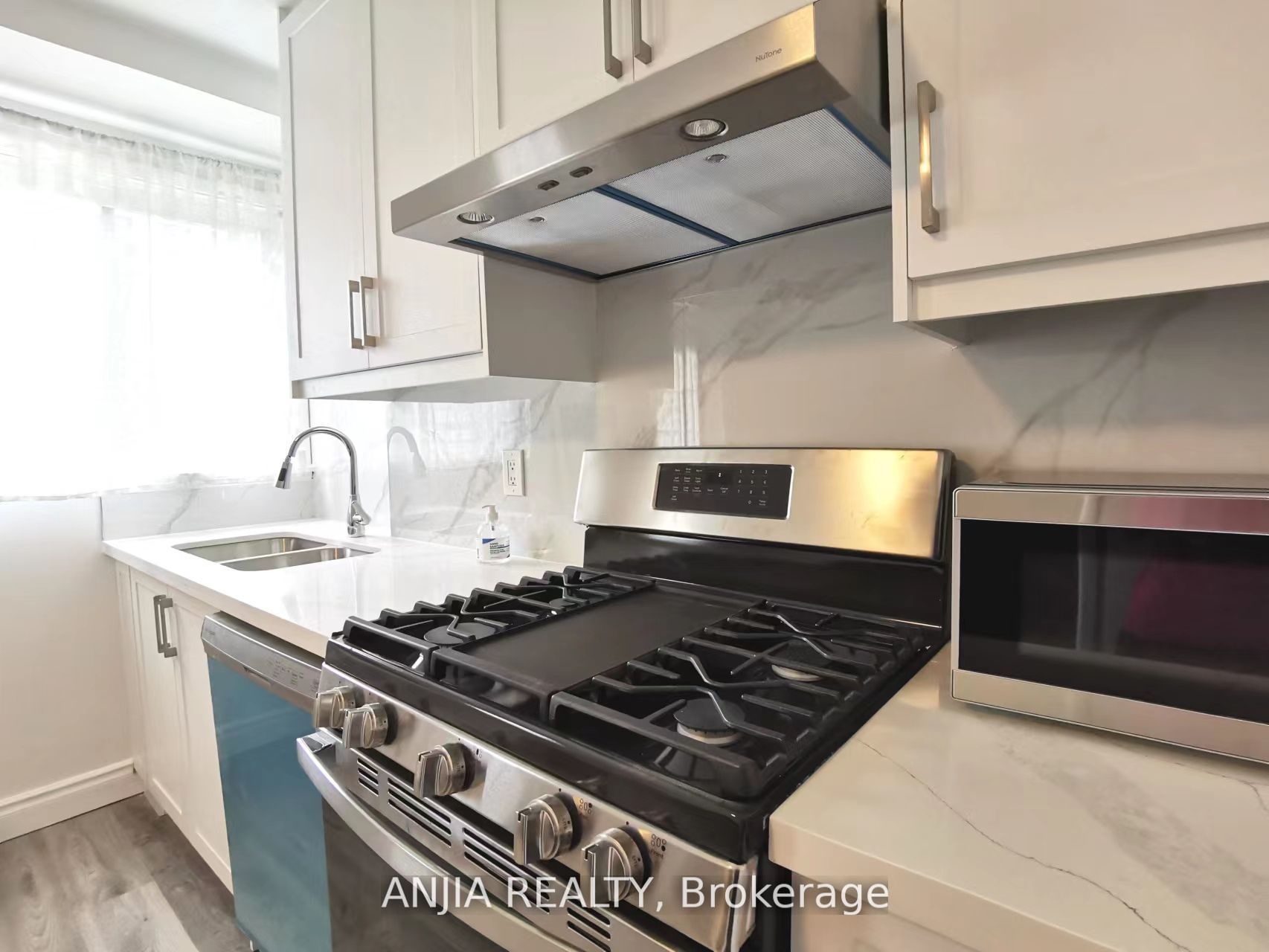 256 Homewood Avenue 1, Toronto, ON M2R 2N3 photo 3
