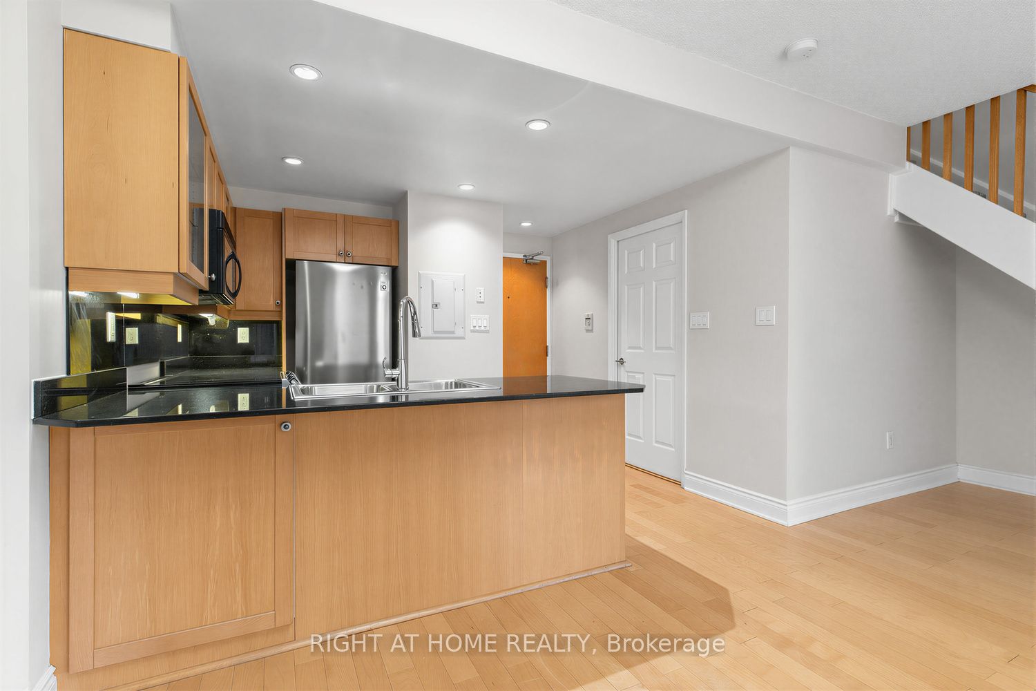 80 Cumberland Street 1705, Toronto, ON M5R 3V1 photo 4