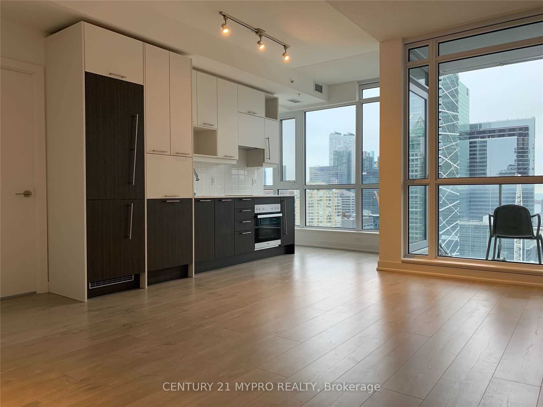 30 Nelson Street 2306, Toronto, ON M5V 0H5 photo 4