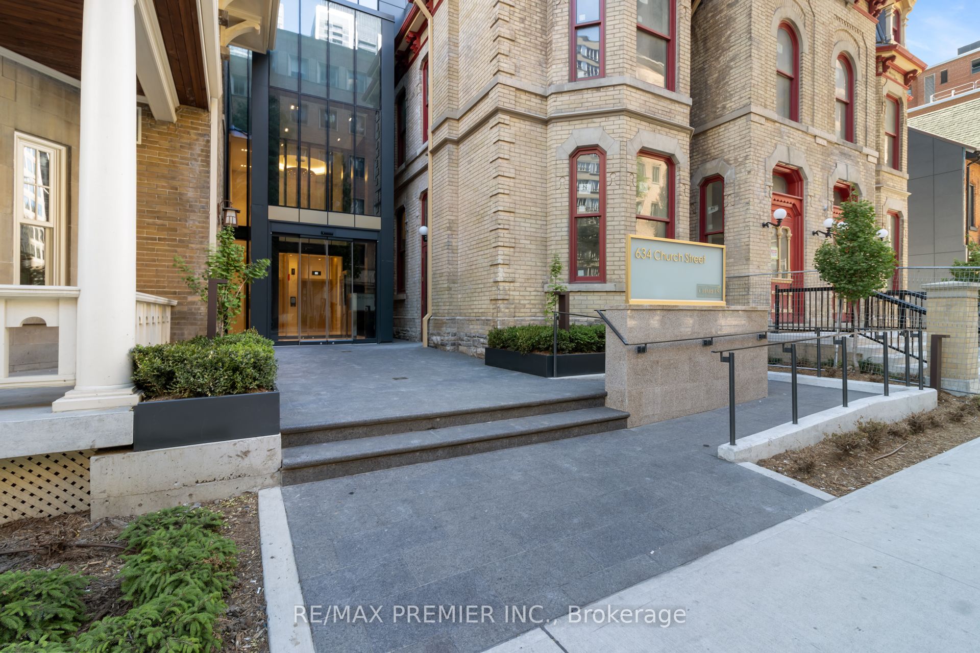 634 Church Street 3807, Toronto, ON M4Y 0G9