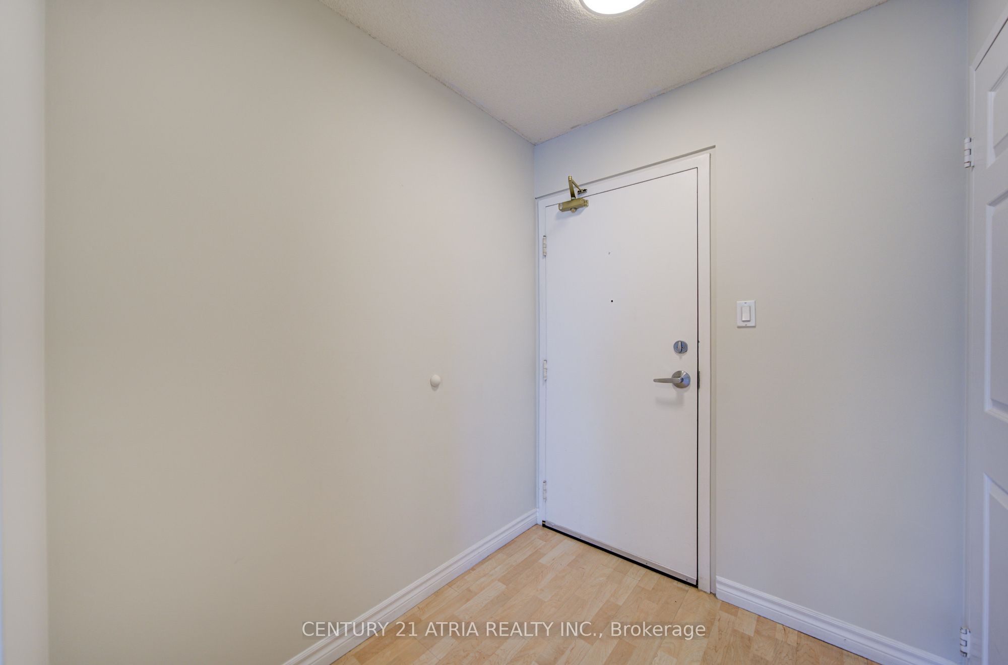 897 Sheppard Avenue 310, Toronto, ON M3H 2T4 photo 5