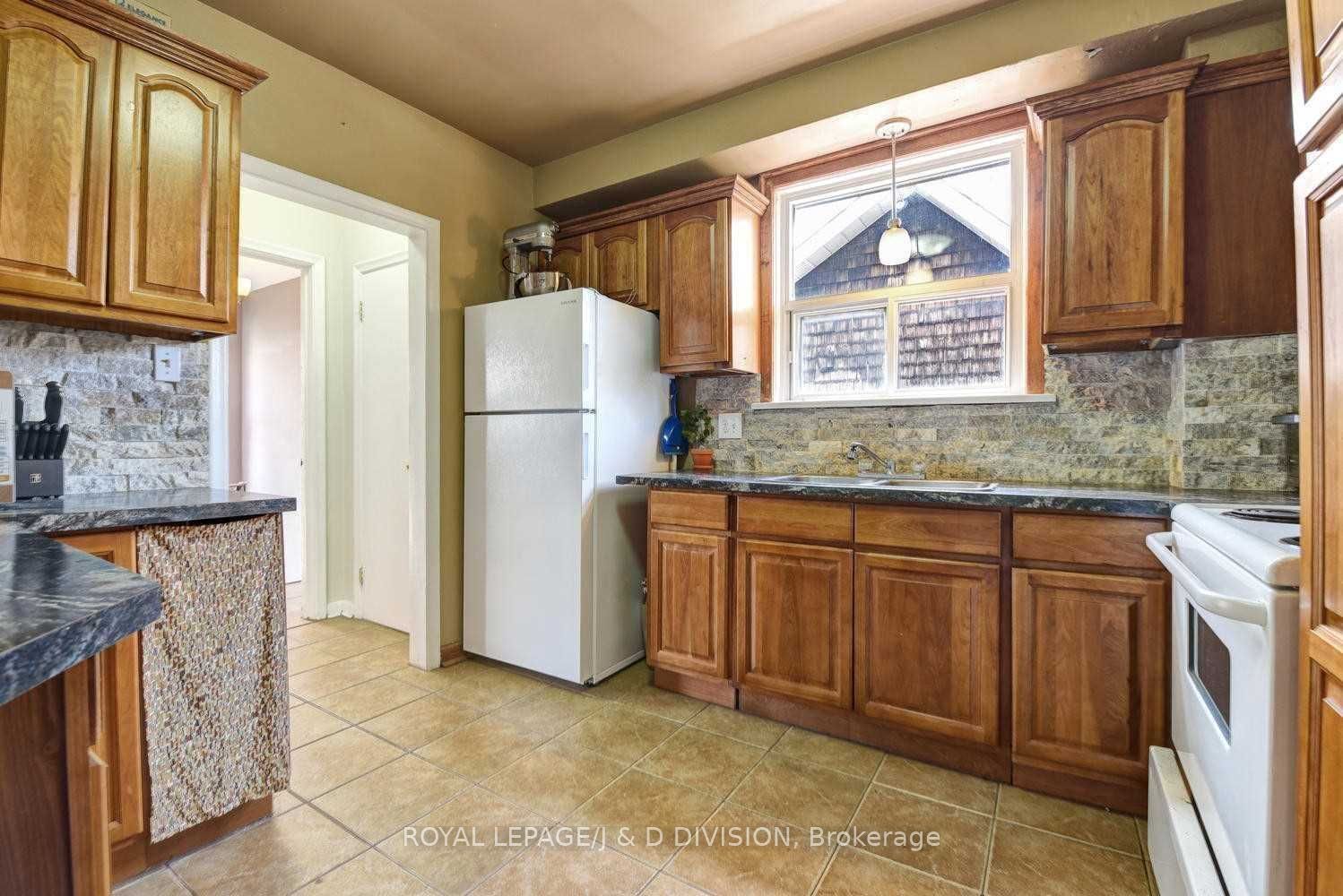 63 Earlsdale Avenue 3, Toronto, ON M6C 1L2 photo 5