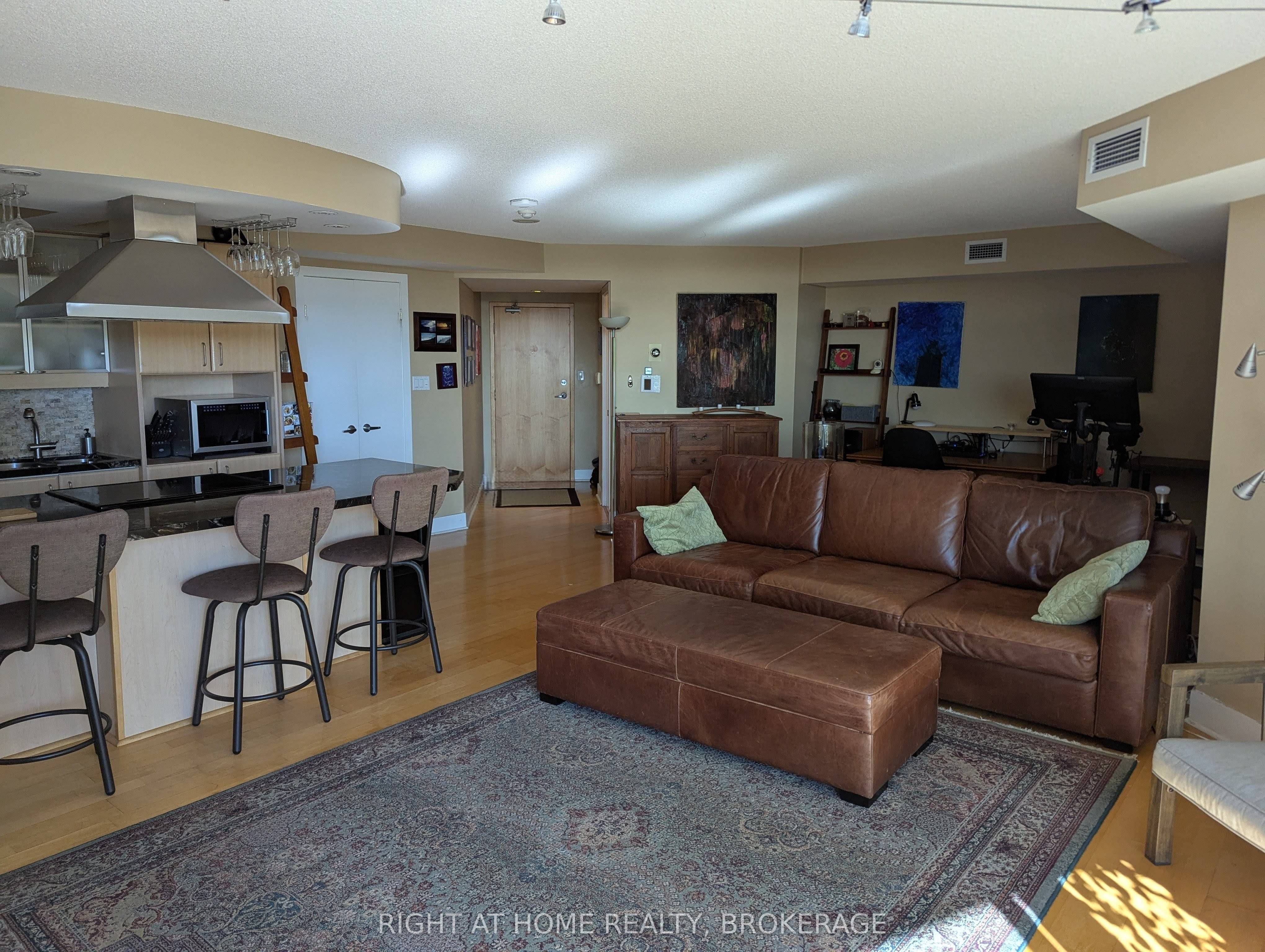 550 Queens Quay W 608, Toronto, ON M5V 3M8 photo 2