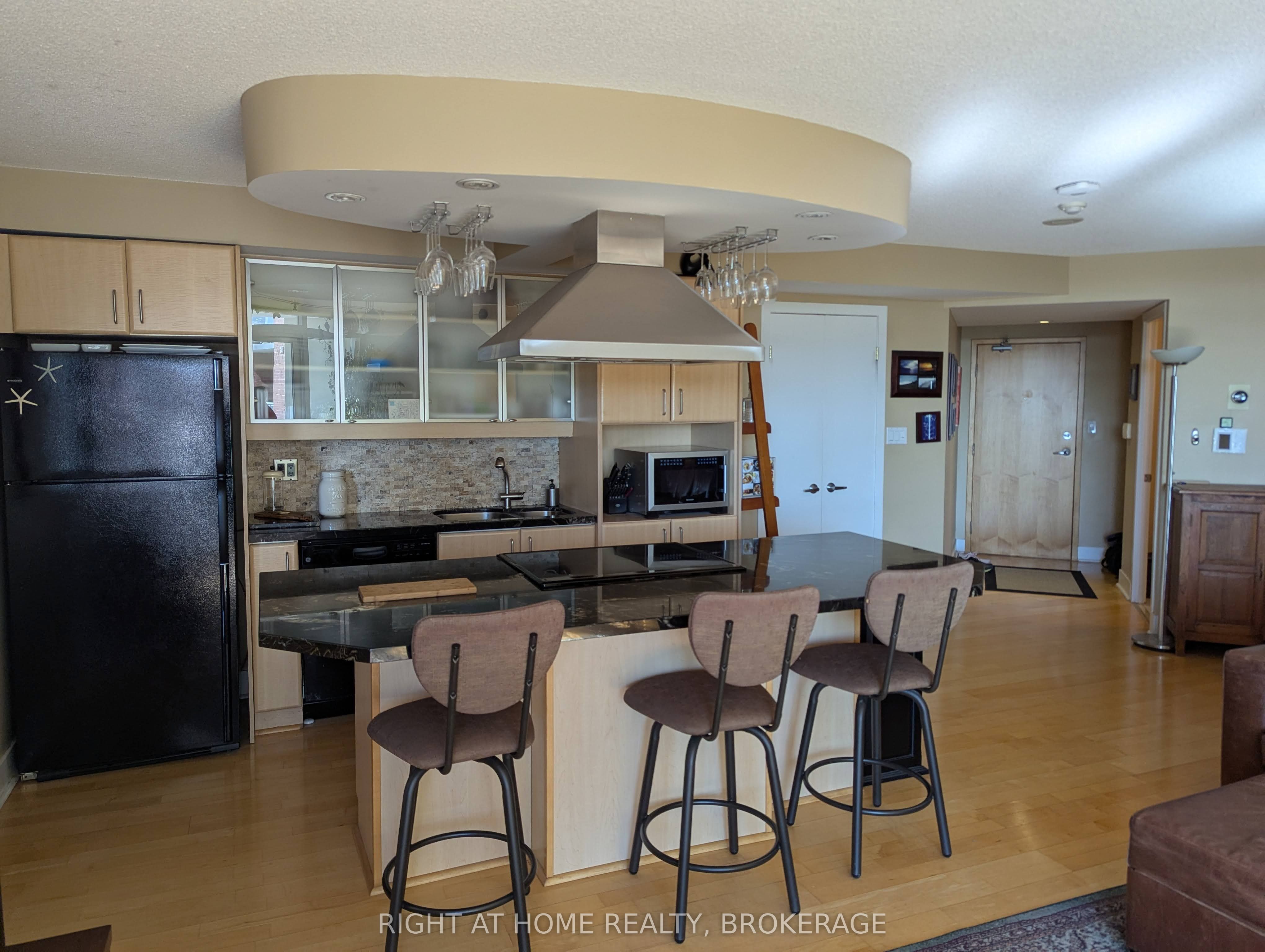 550 Queens Quay W 608, Toronto, ON M5V 3M8 photo 4