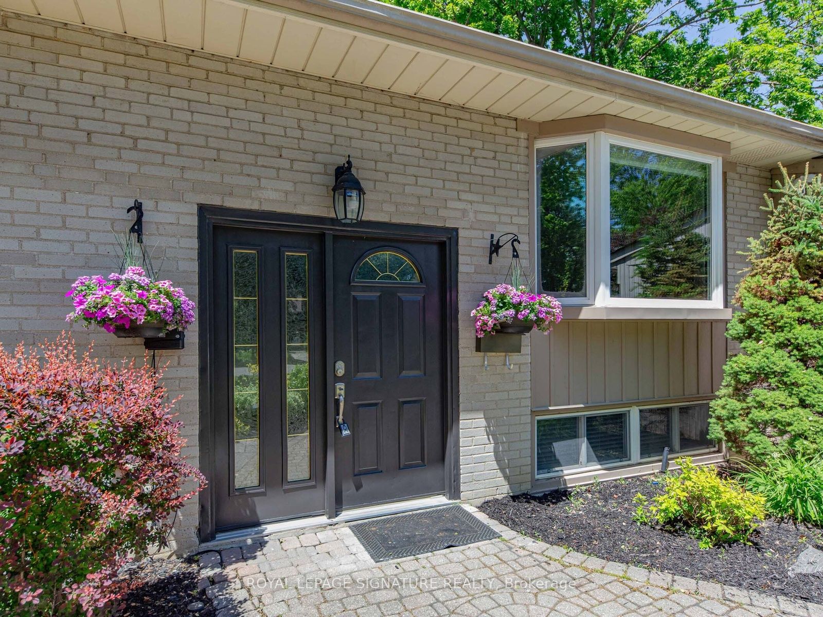 83 Berkinshaw Crescent, Toronto, ON M3B 2T1 photo 2