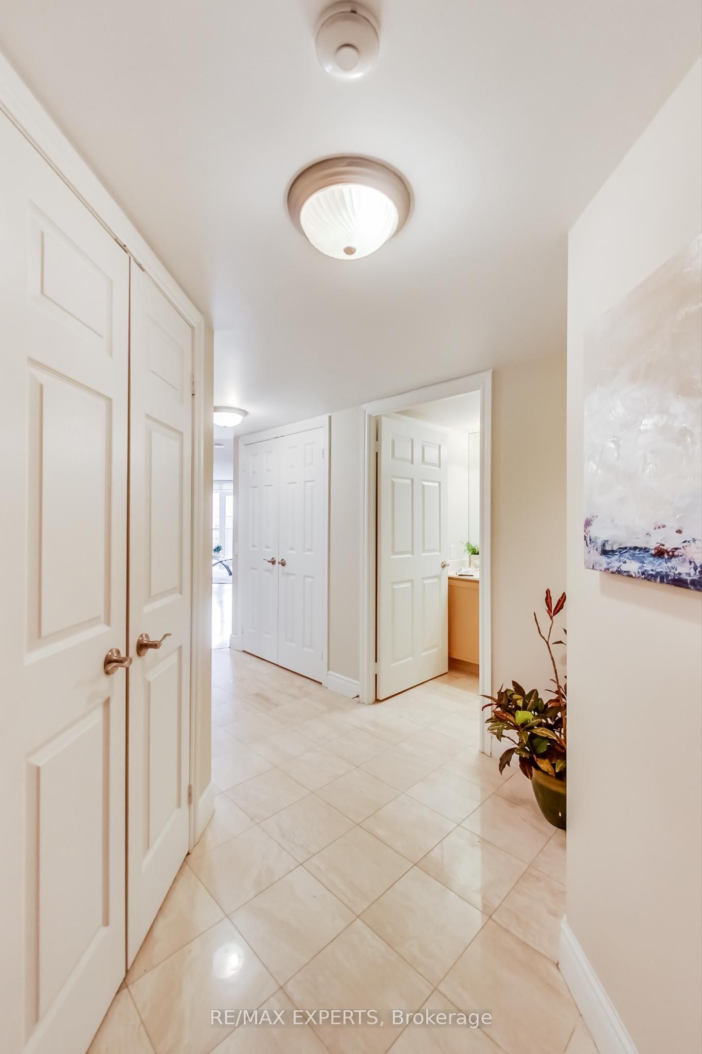 80 Harrison Garden Boulevard 215, Toronto, ON M2N 7E3 photo 3