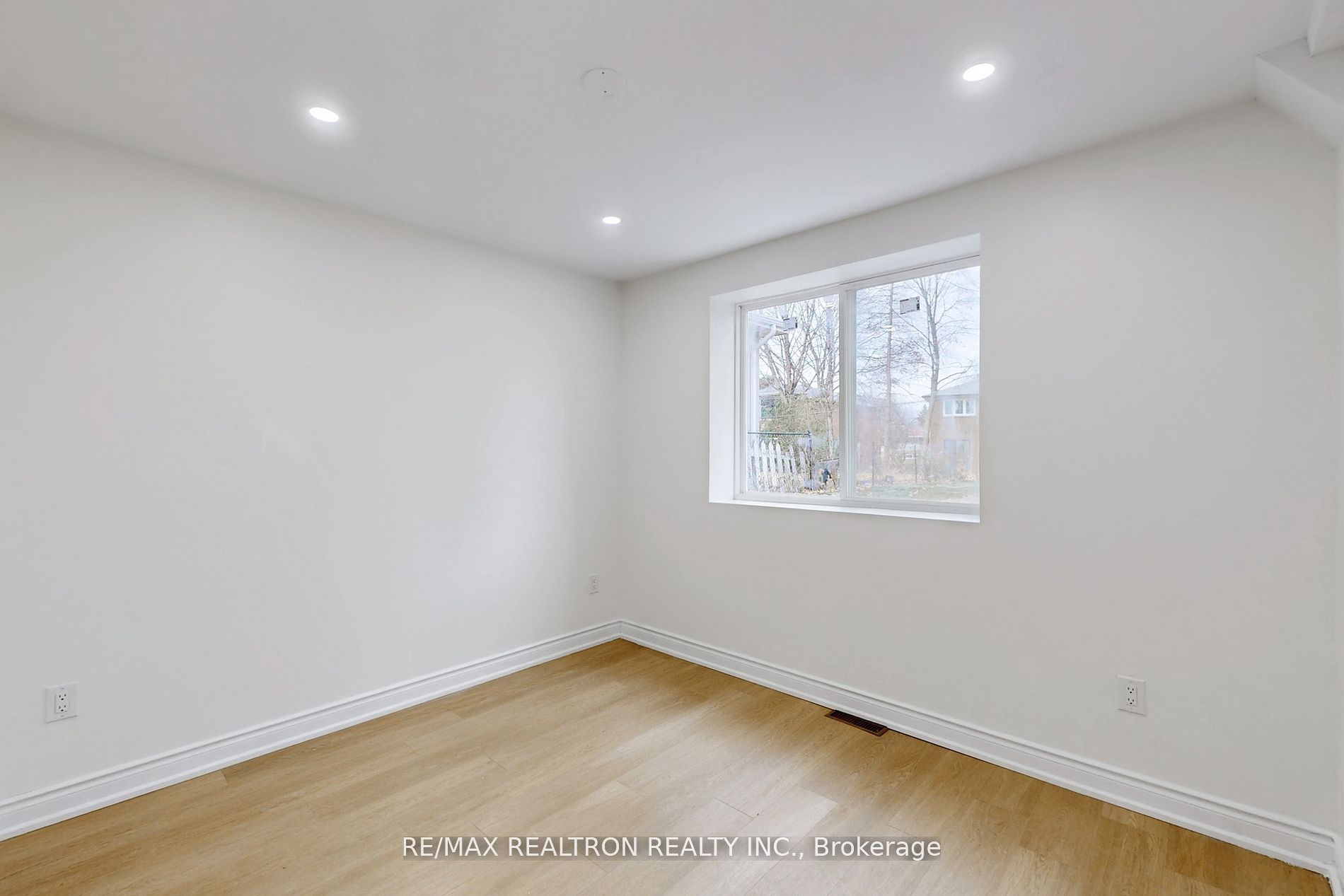 6 Deering Crescent, Toronto, ON M2M 2A3 photo 3