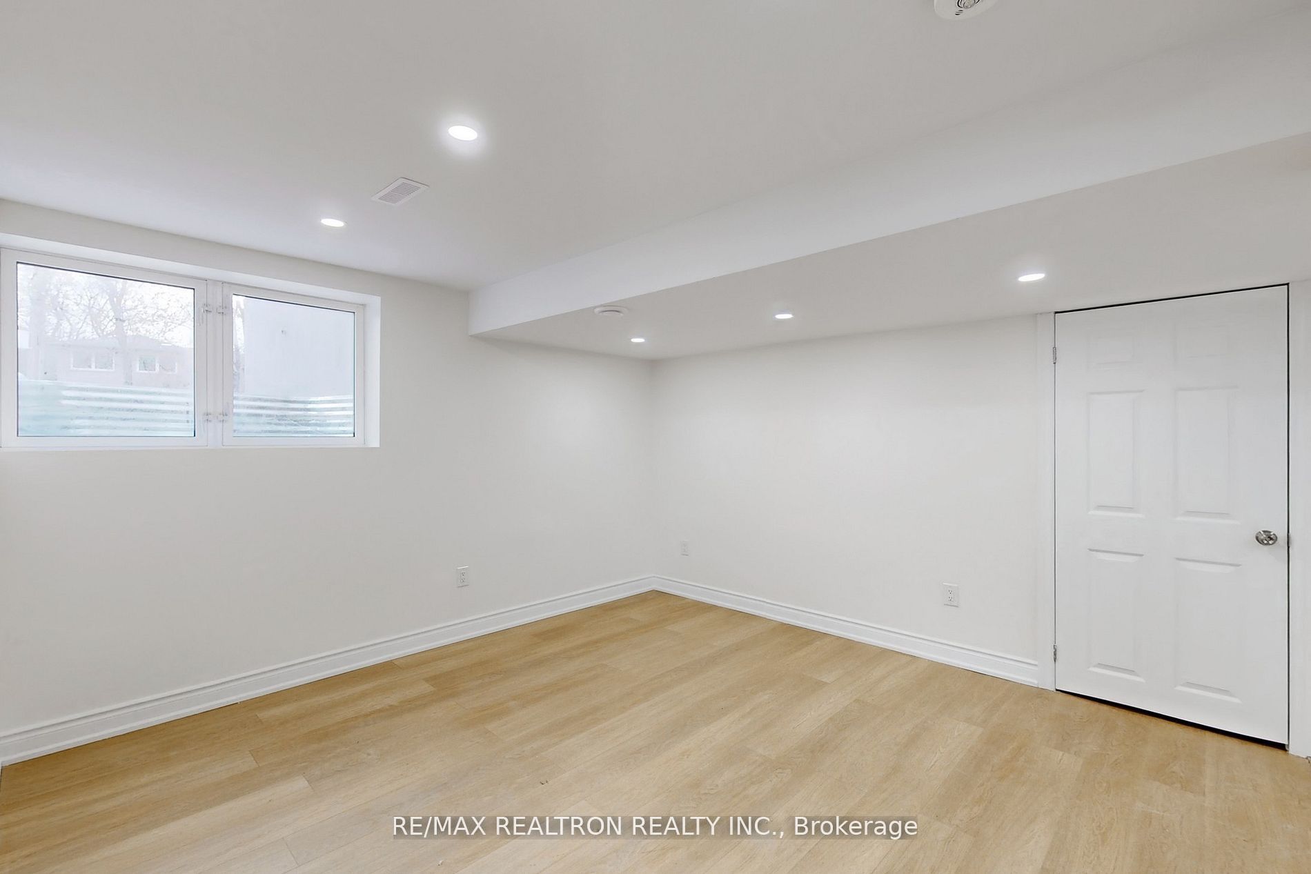 6 Deering Crescent, Toronto, ON M2M 2A3 photo 4