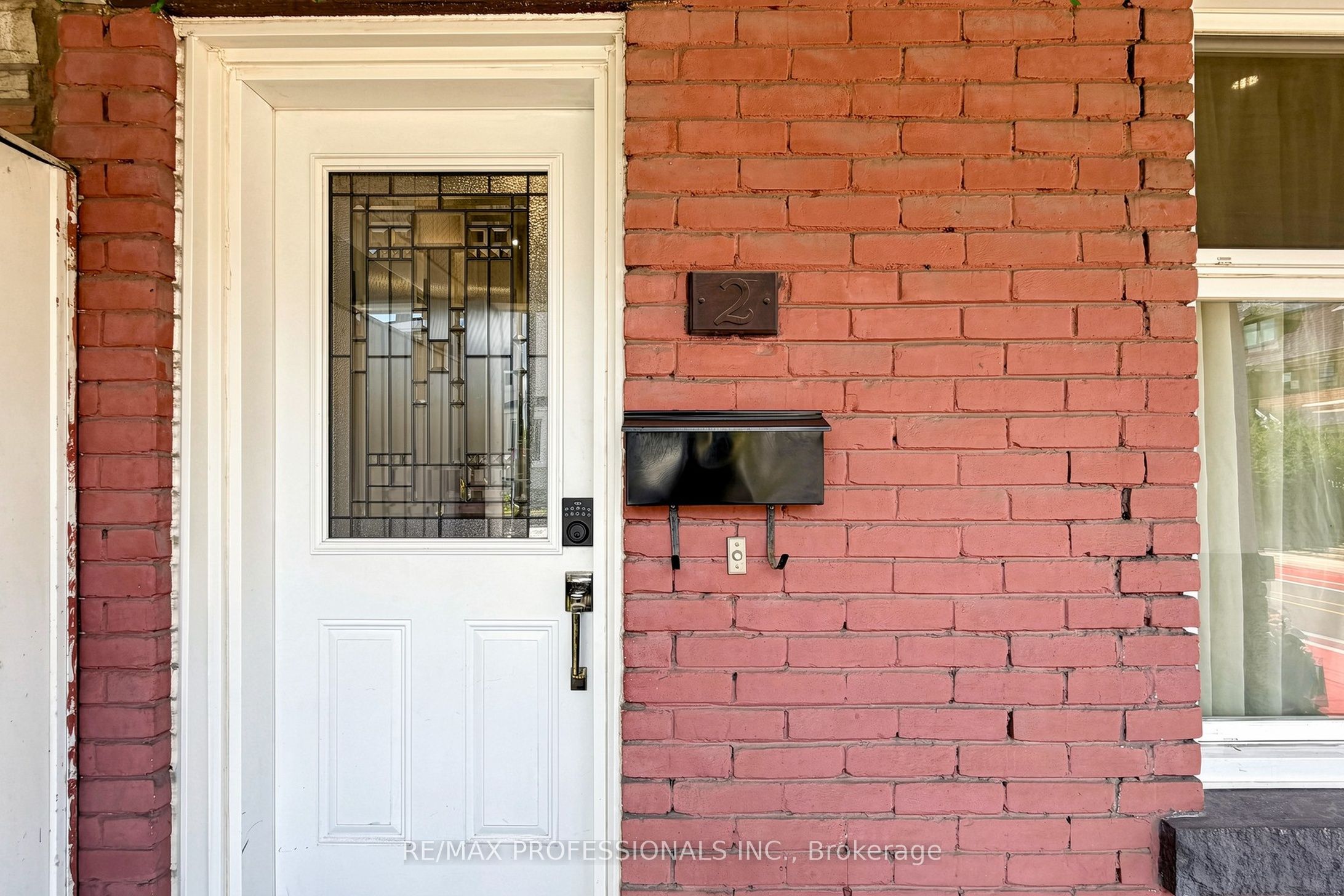 2 Muir Avenue, Toronto, ON M6H 1E8 photo 4
