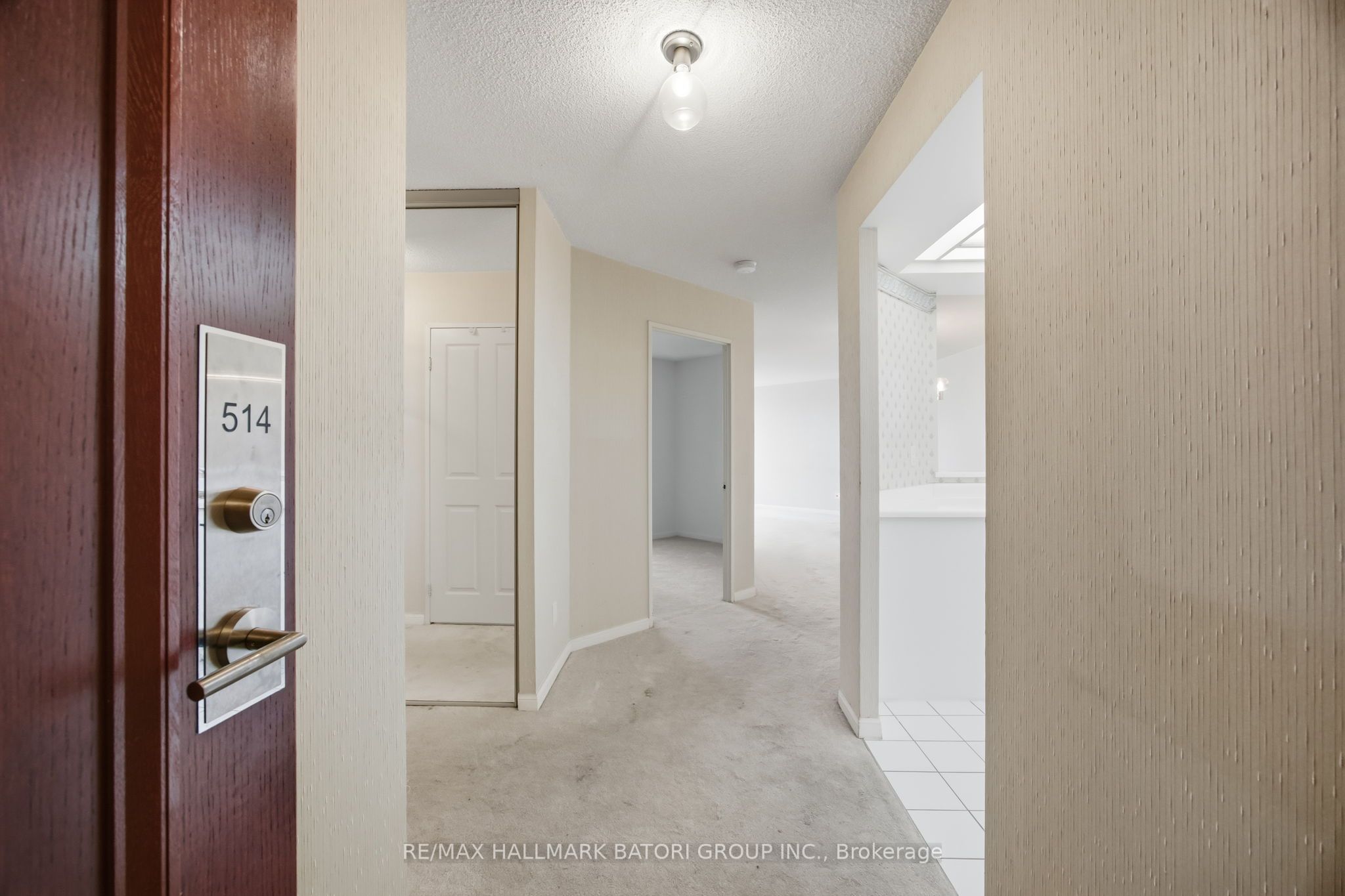 1121 W Steeles Avenue W 514, Toronto, ON M2R 3W7 photo 3