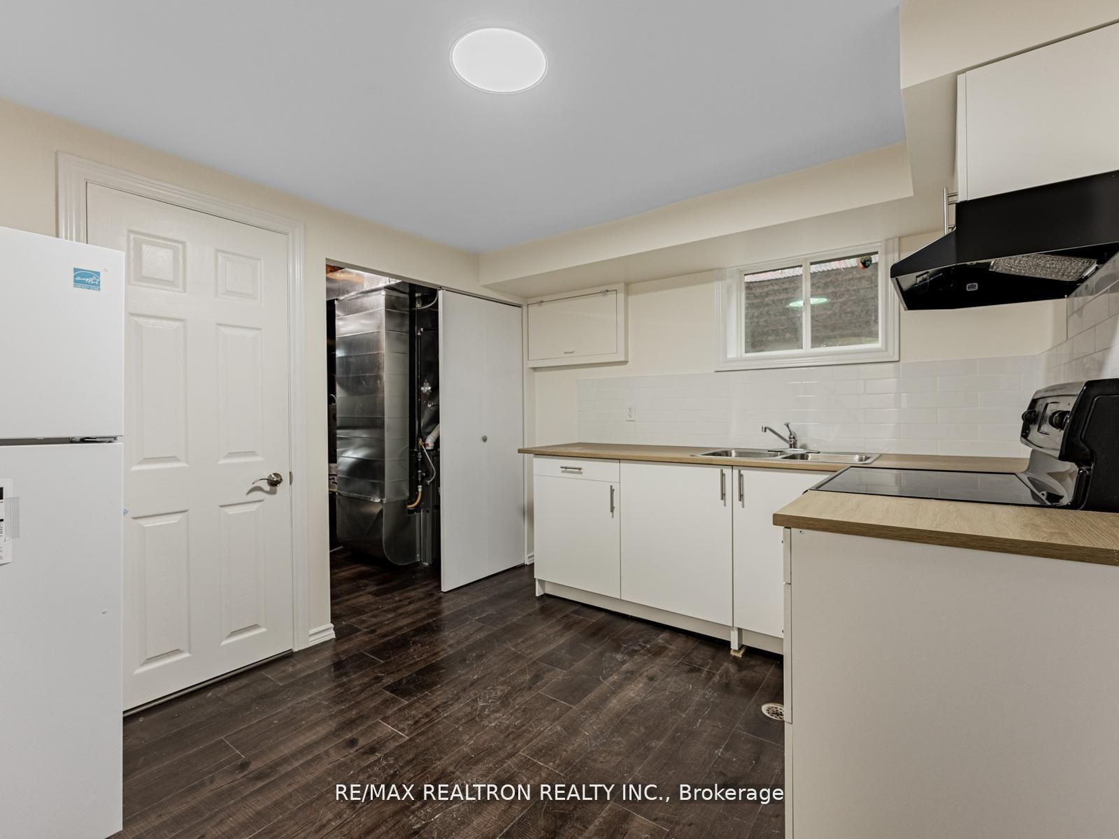157 Angus Drive Basement, Toronto, ON M2J 2W9 photo 4