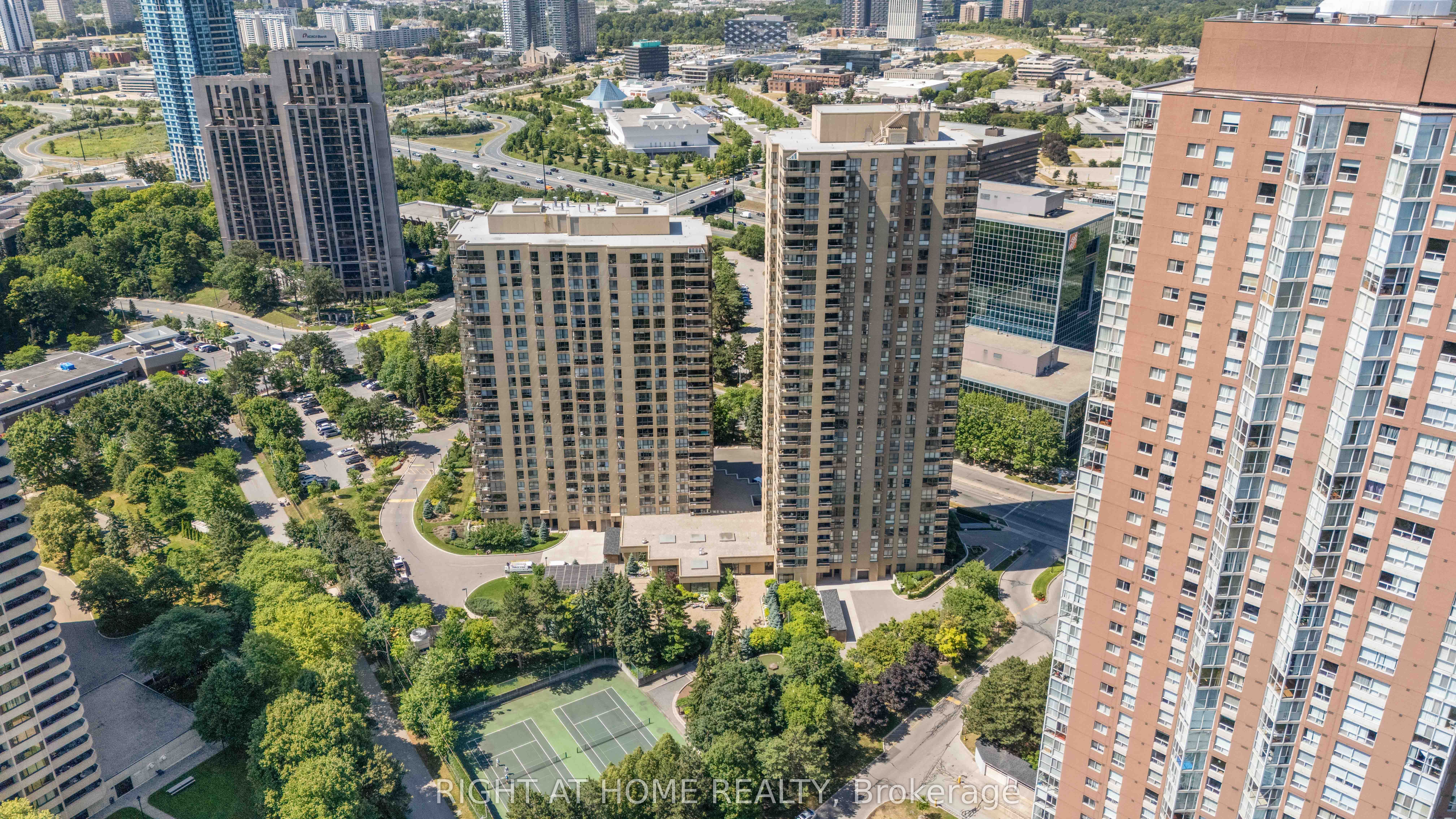 3 Concorde Place 1503, Toronto, ON M3C 3K7 photo 4