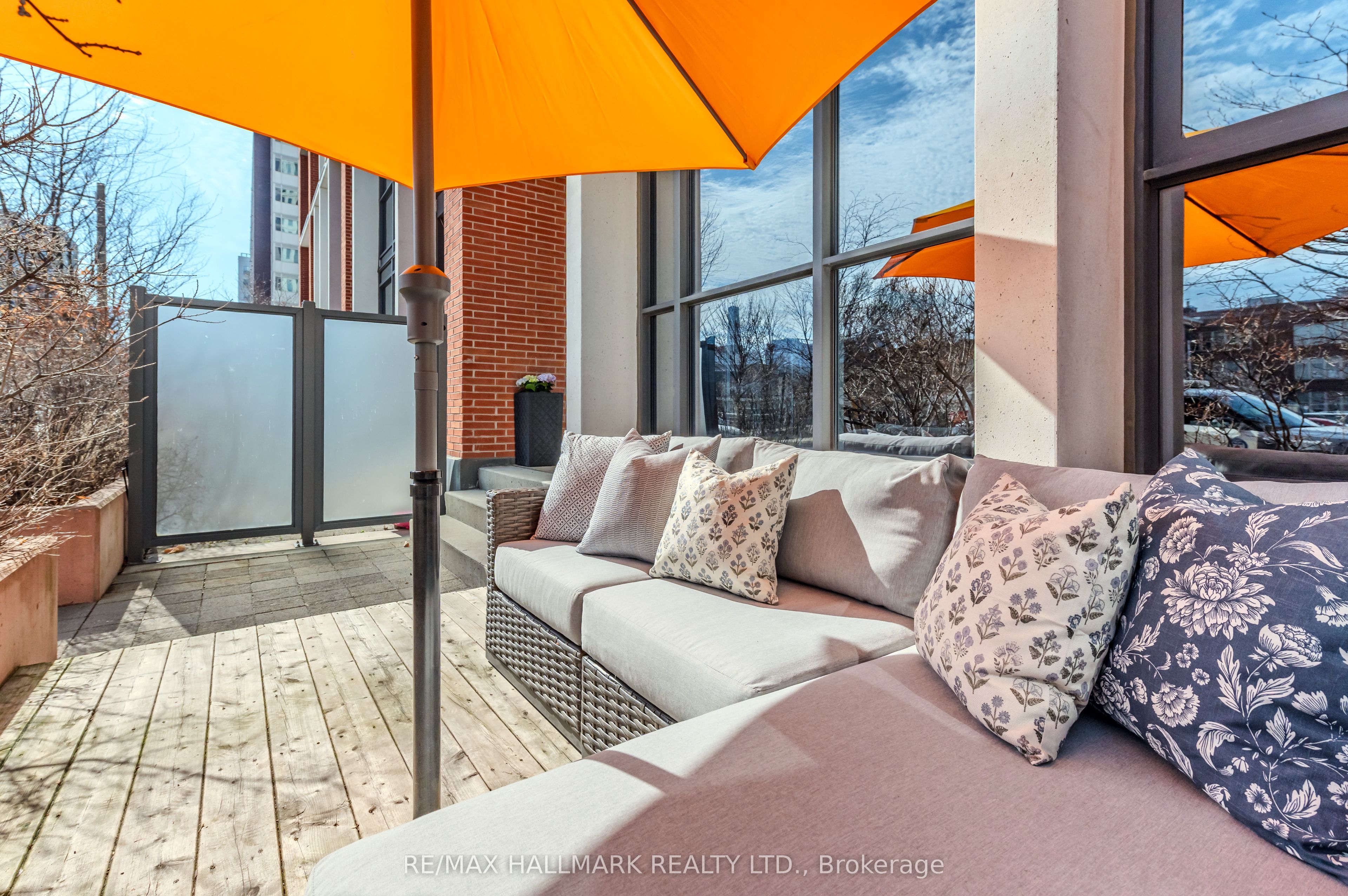 126 St David Street, Toronto, ON M5A 0C2 photo 2