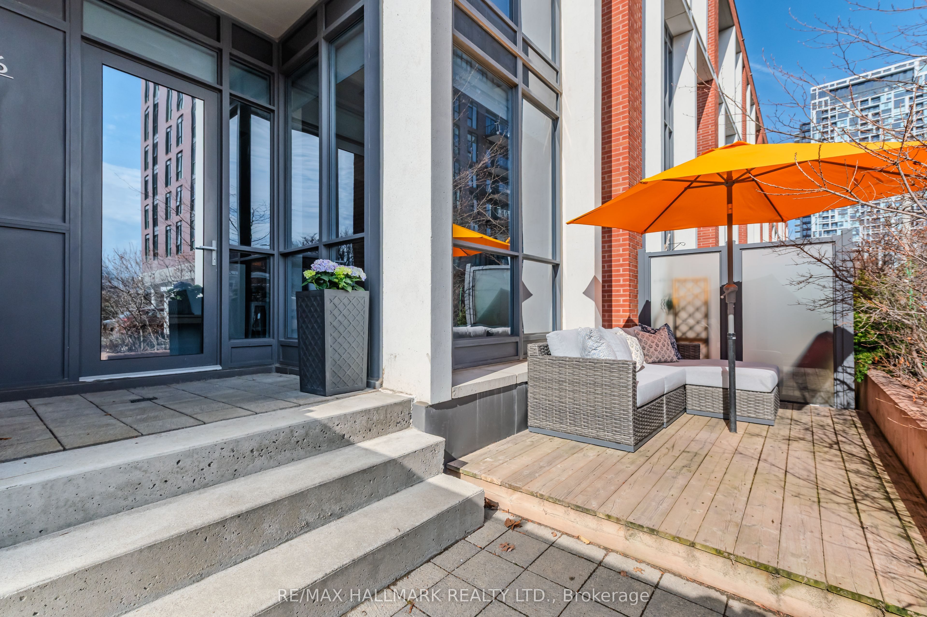 126 St David Street, Toronto, ON M5A 0C2 photo 3