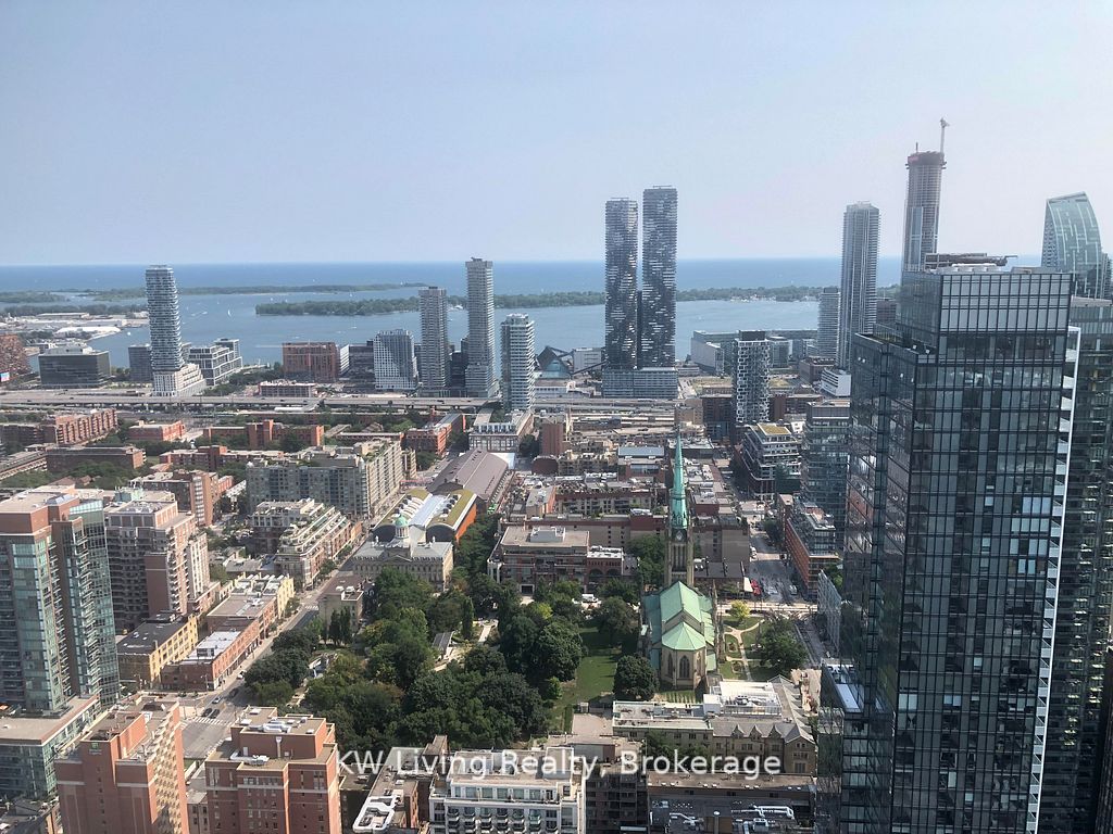 88 Queen Street E 5609, Toronto, ON M5C 0B6 photo 2