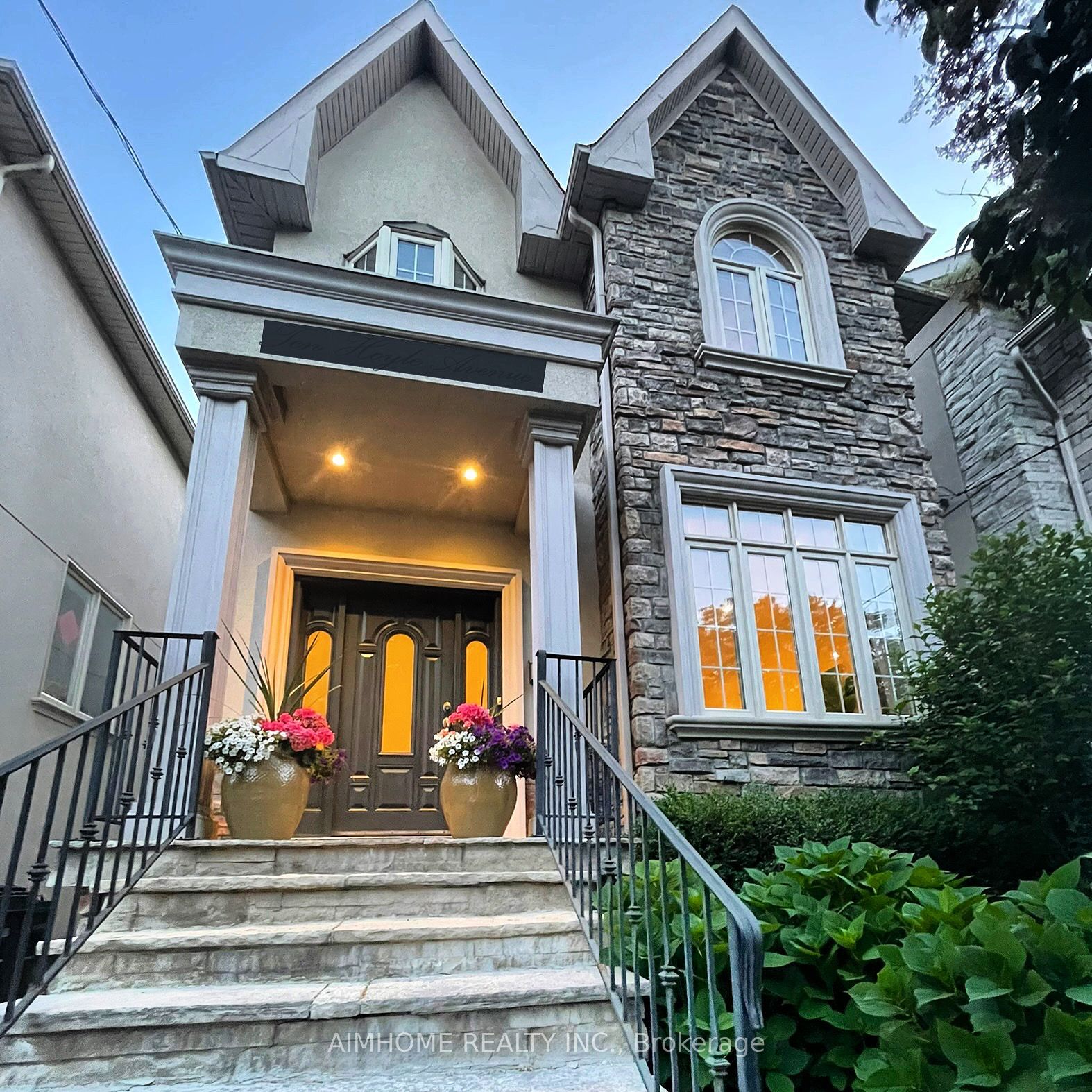 10 Hoyle Avenue, Toronto, ON M4S 2X6 photo 2