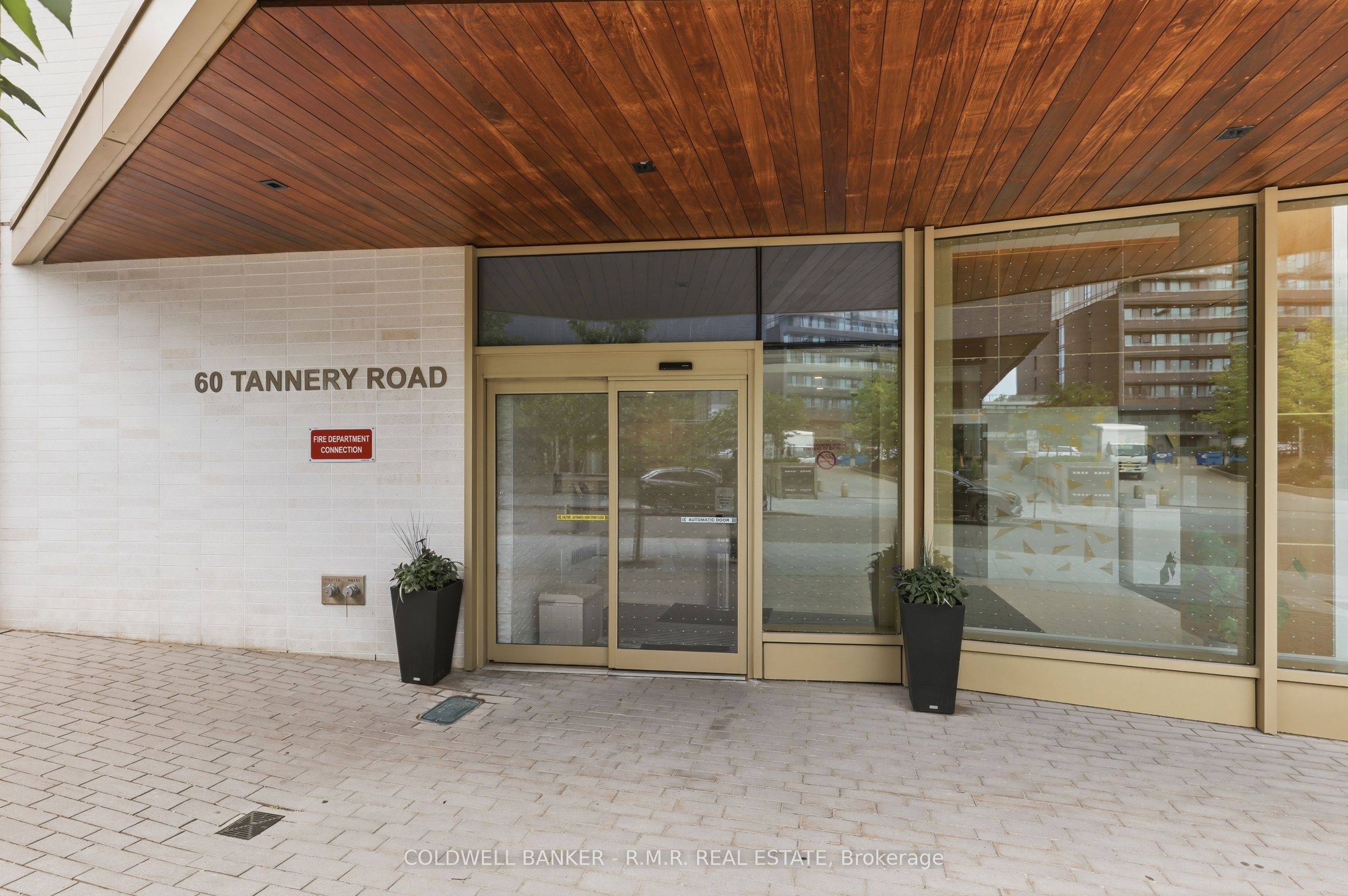 60 Tannery Road 815, Toronto, ON M5A 0S8 photo 4