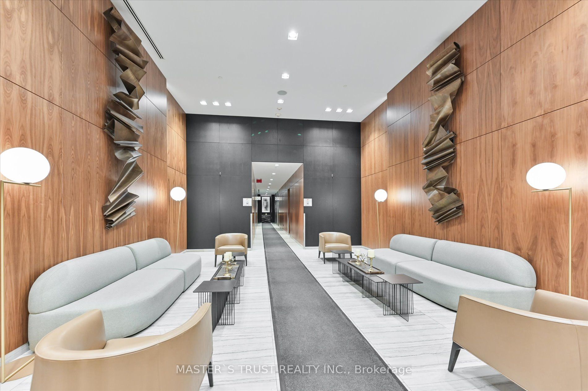 8 Eglinton Avenue E PH5801, Toronto, ON M4P 0C1 photo 2