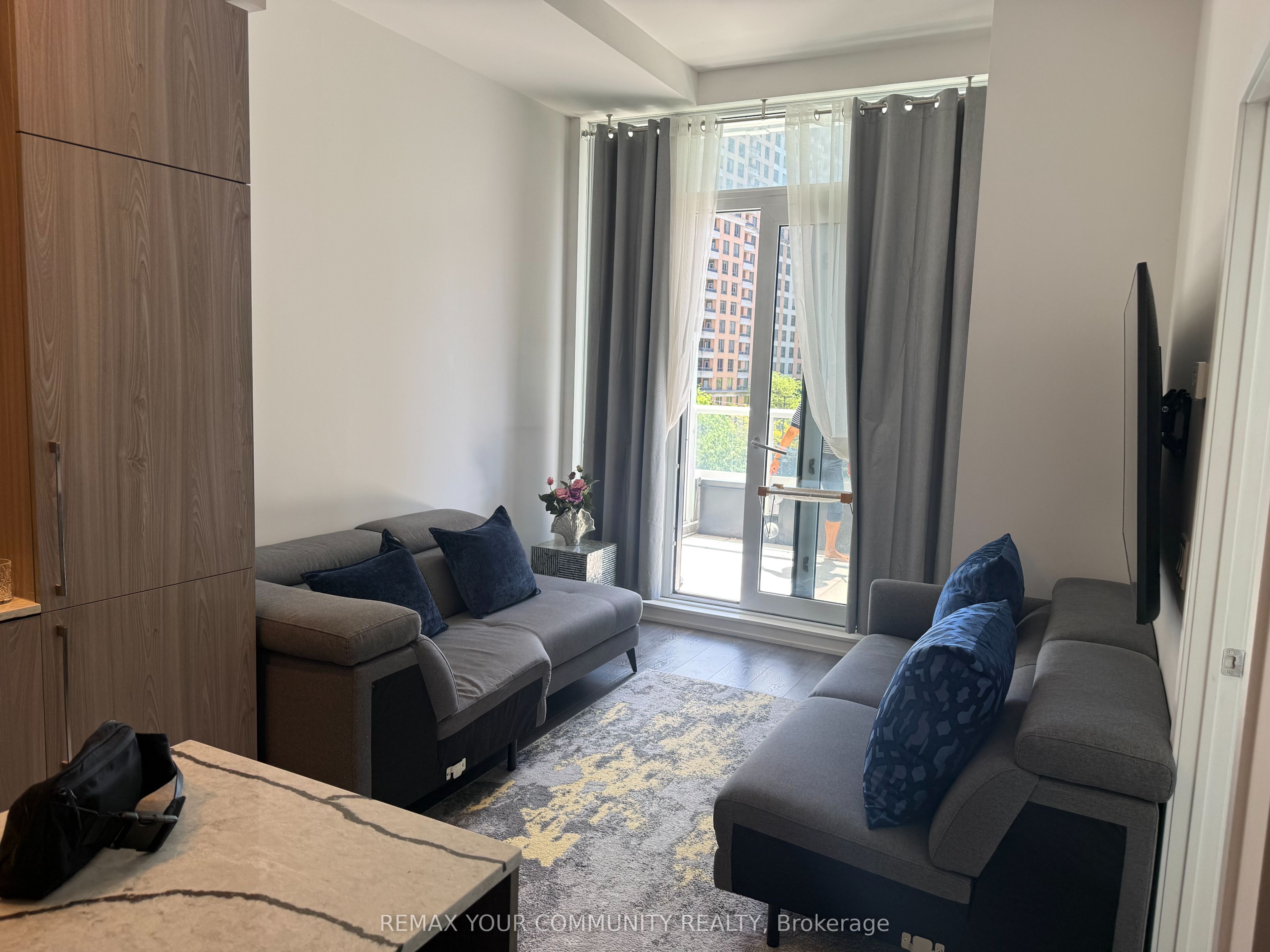 15 Holmes Avenue 401, Toronto, ON M2N 0L4 photo 2
