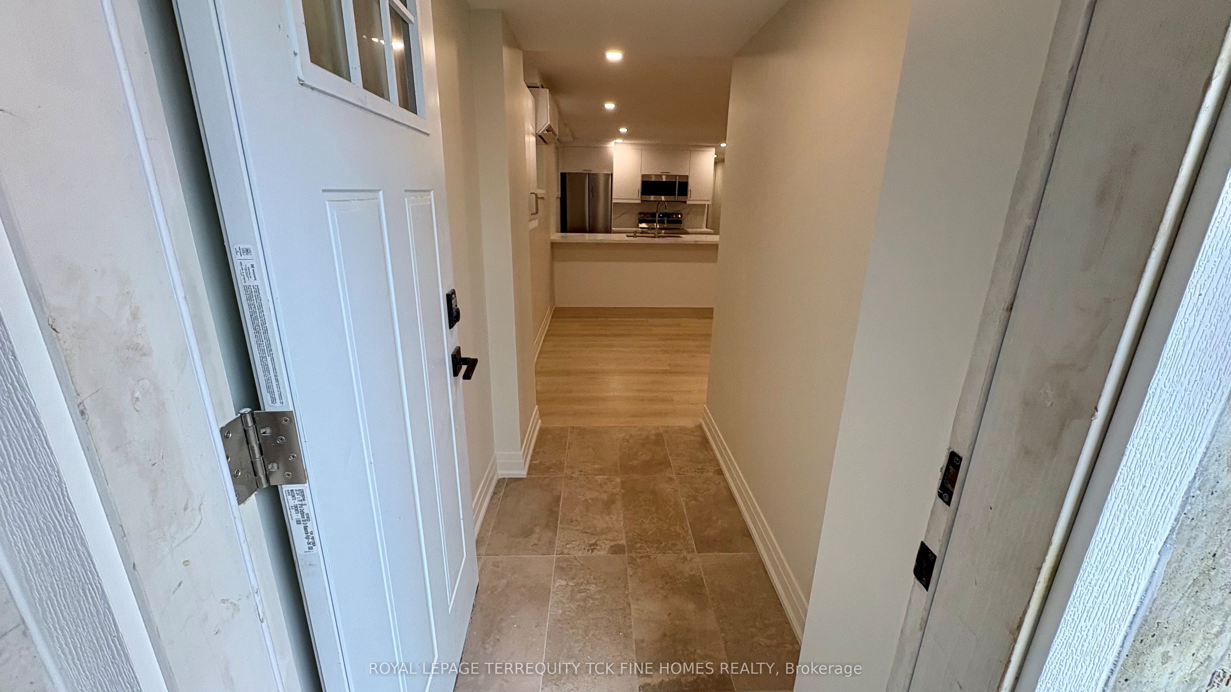 8 Somerset Avenue Lower, Toronto, ON M6H 2R4 photo 3