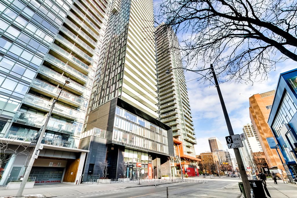 28 Wellesley Street E 1704, Toronto, ON M4Y 0C4