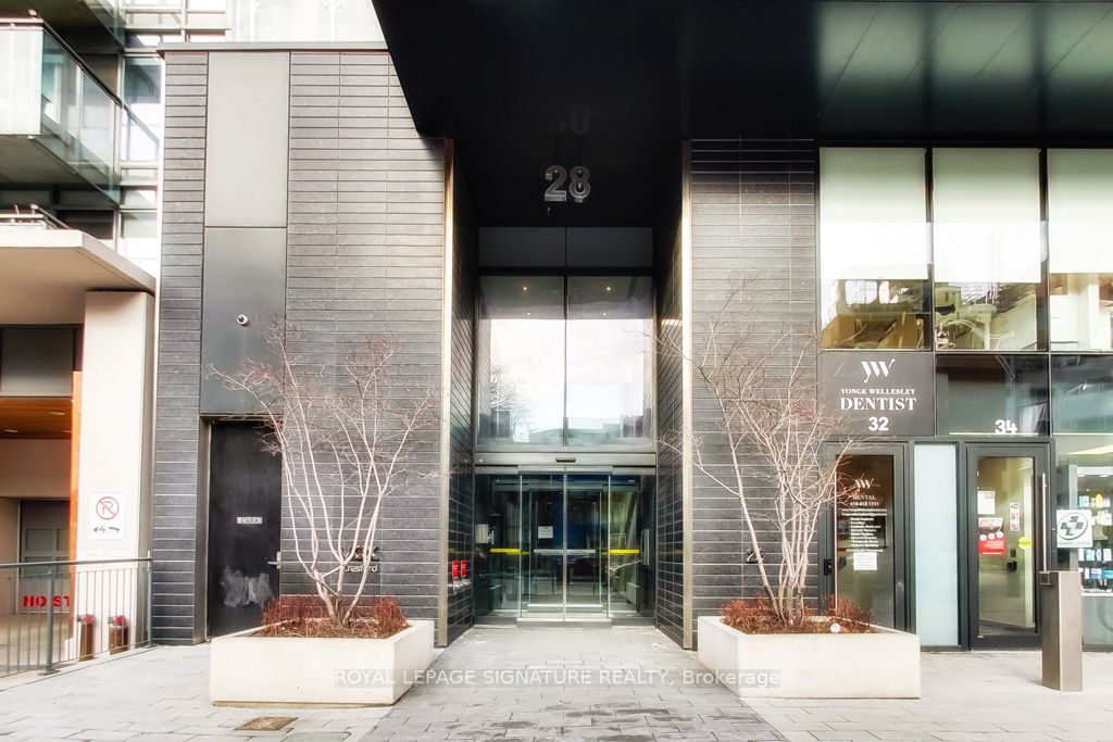 28 Wellesley Street E 1704, Toronto, ON M4Y 0C4 photo 2