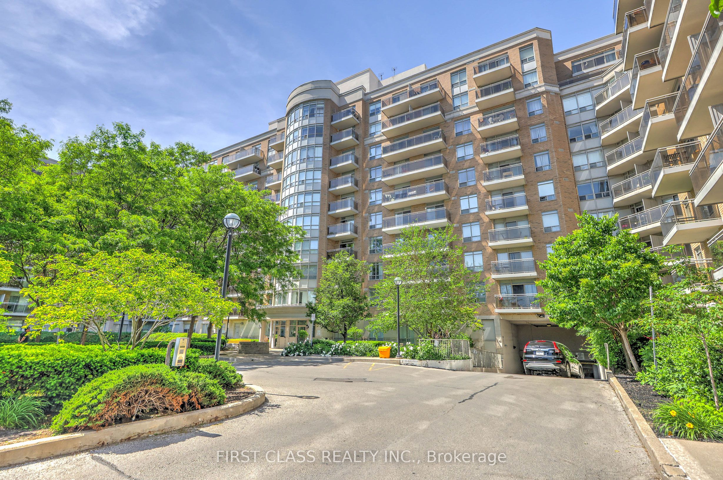 650 Lawrence Avenue W 725, Toronto, ON M6A 3E8