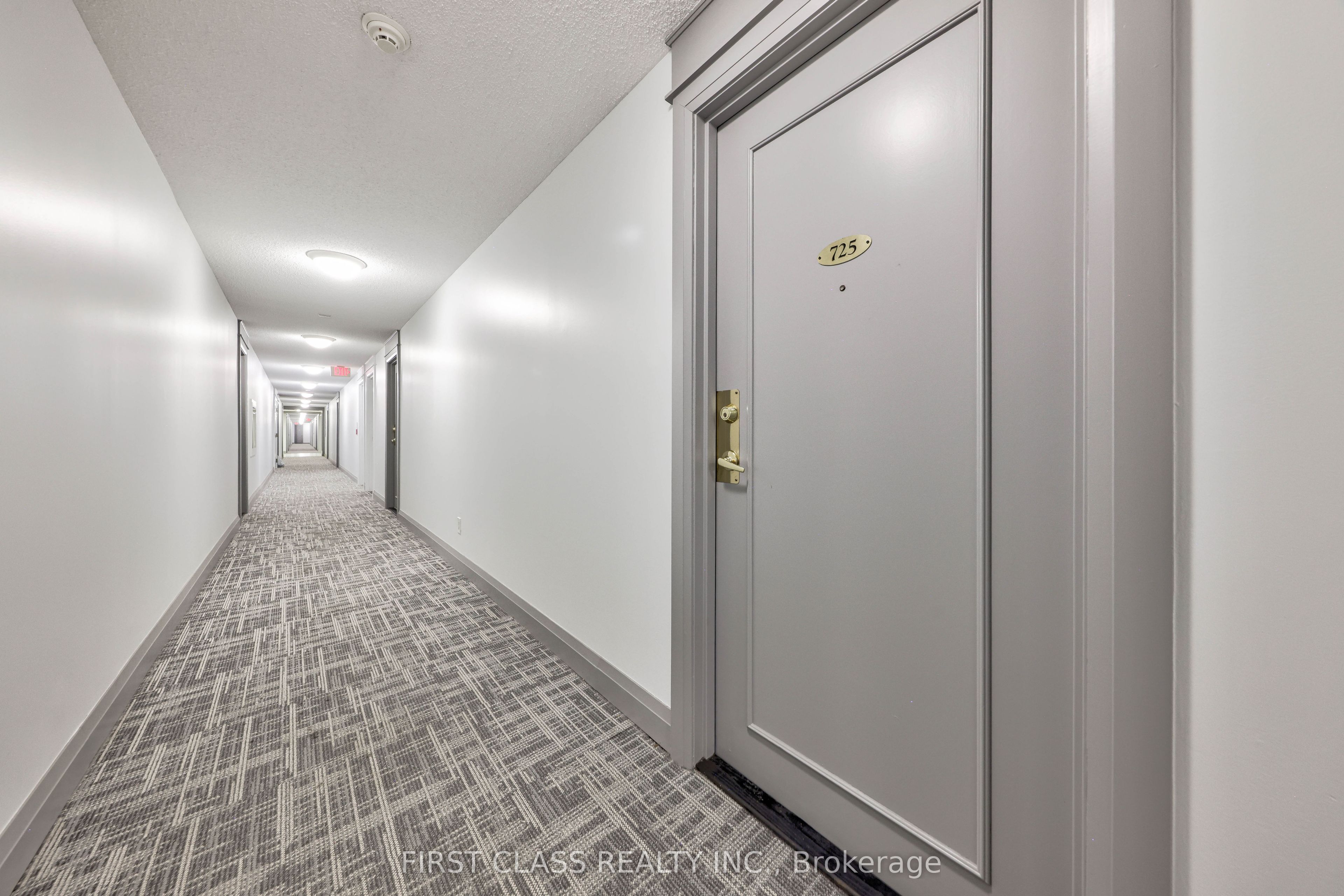 650 Lawrence Avenue W 725, Toronto, ON M6A 3E8 photo 4