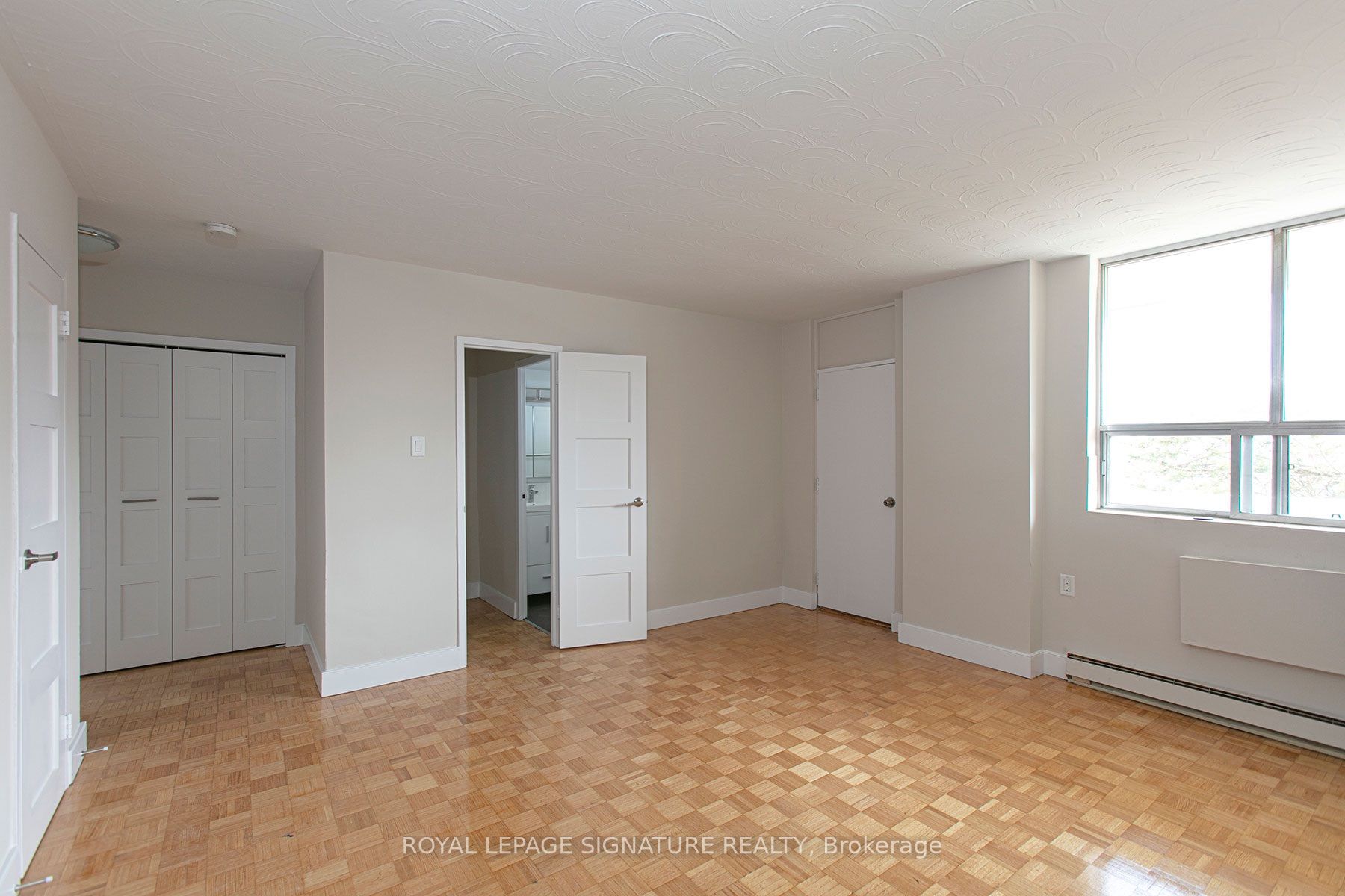 525 Eglinton Avenue E 900, Toronto, ON M4P 1N5 photo 3