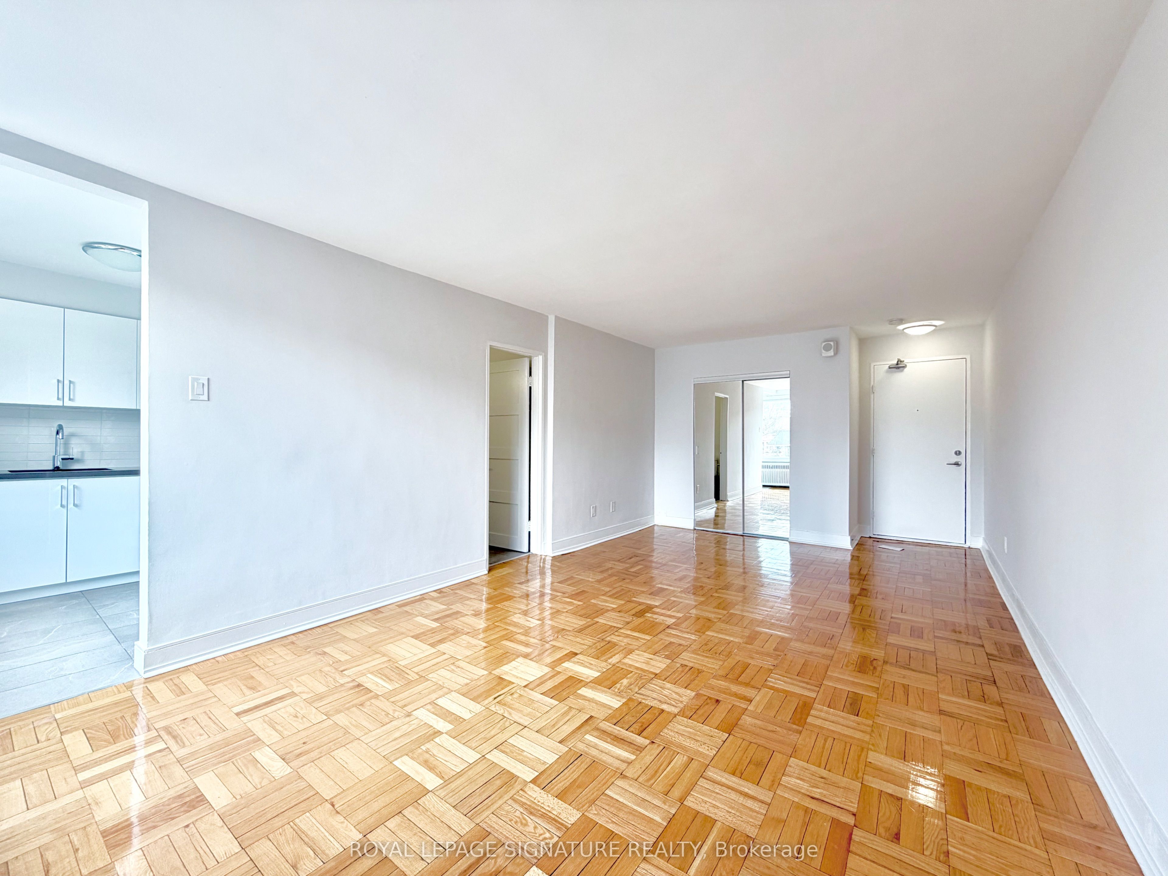 1545 Bathurst Street 402, Toronto, ON M5P 3H6 photo 2