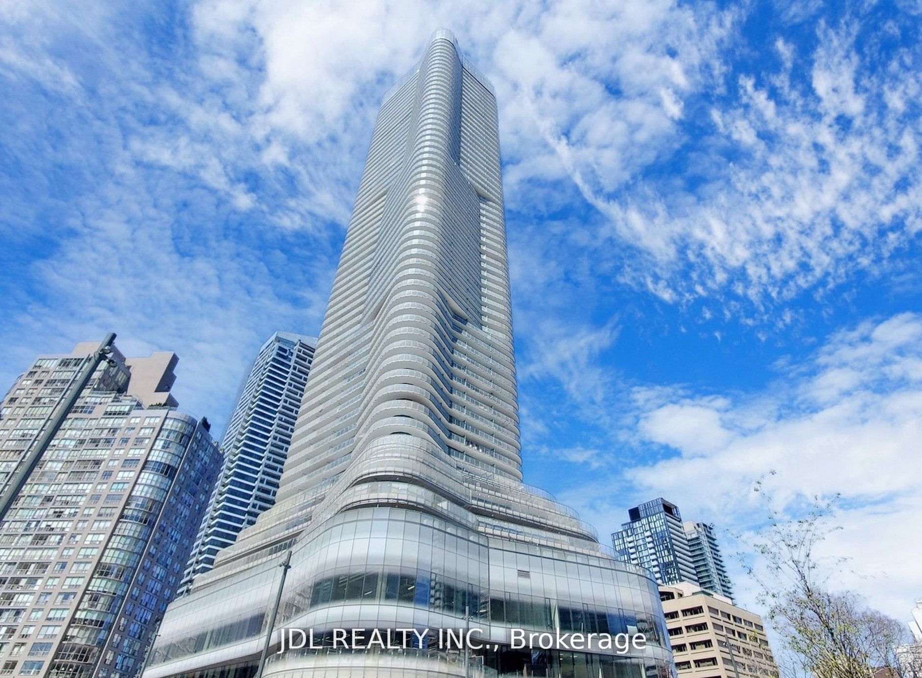 11 Wellesley Street W 2105, Toronto, ON M4Y 1E8