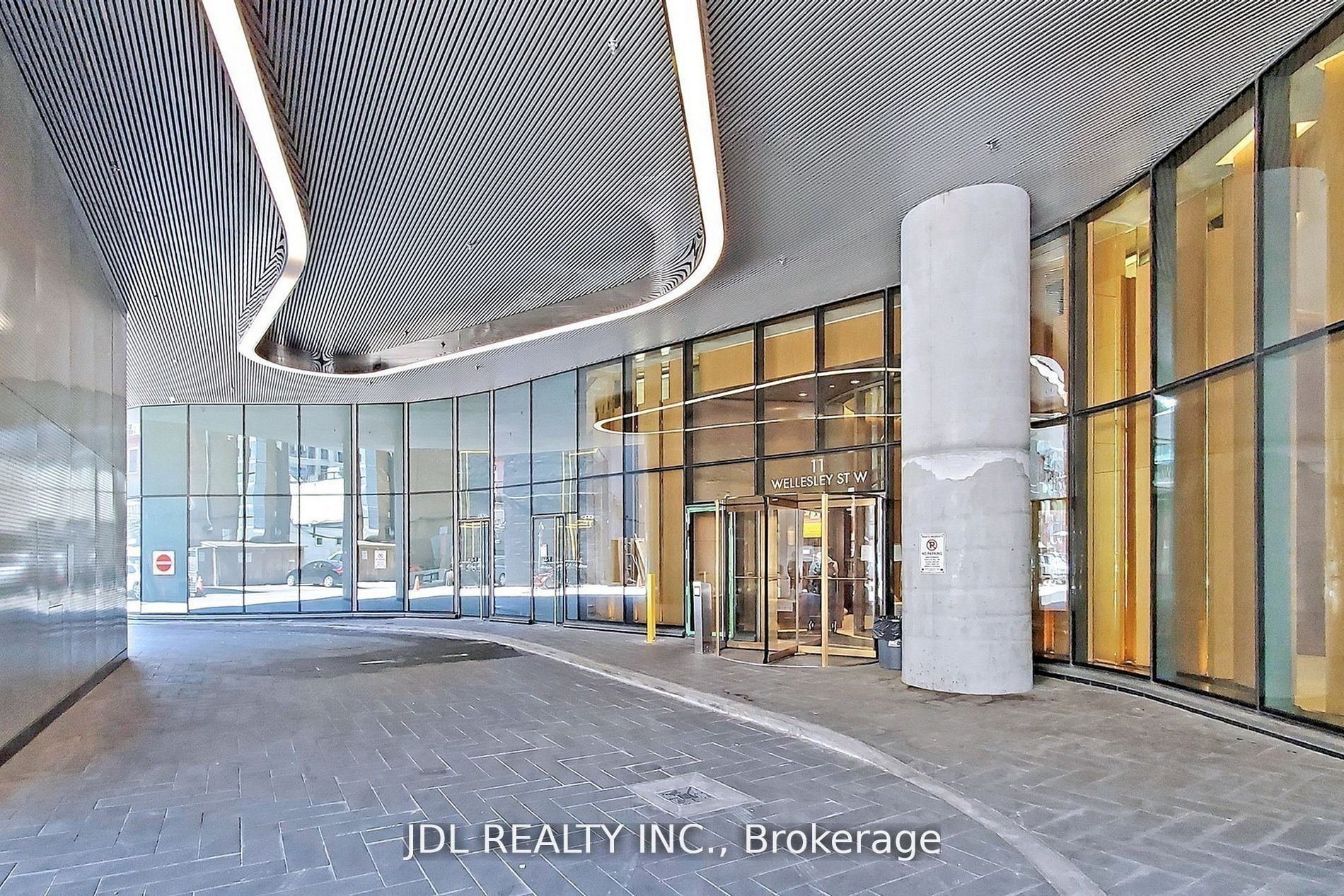 11 Wellesley Street W 2105, Toronto, ON M4Y 1E8 photo 2