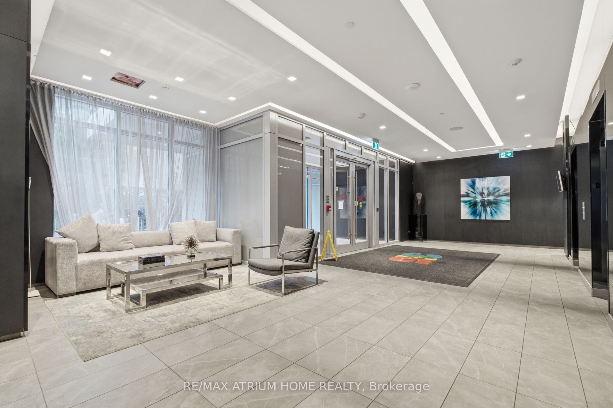 365 Church Street 2106, Toronto, ON M5B 1Z9 photo 4