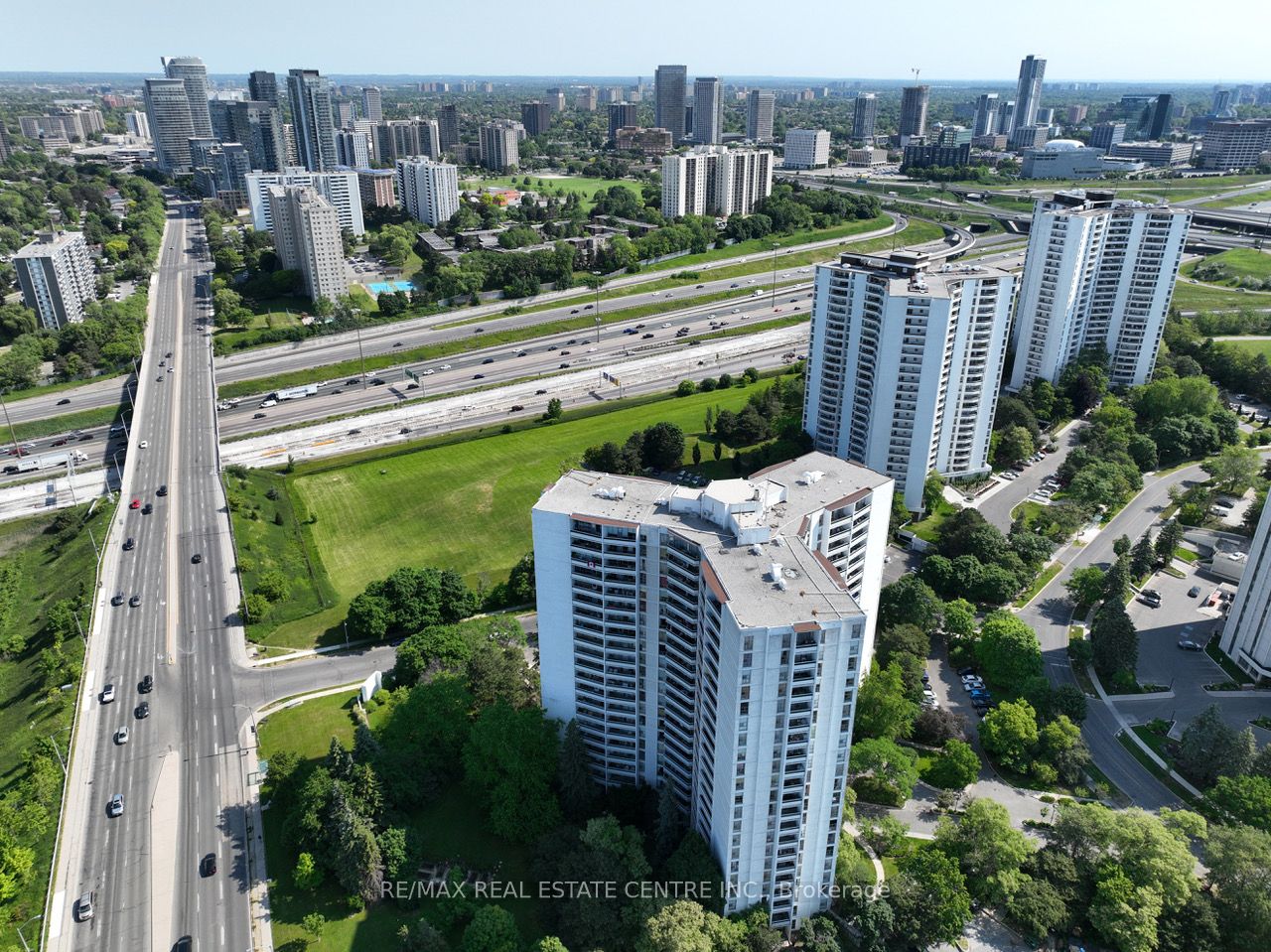 50 Graydon Hall Drive 1815, Toronto, ON M3A 3A5
