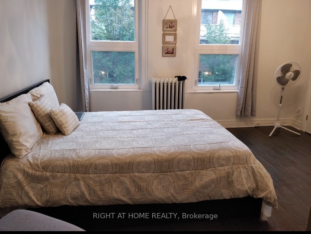 104 Bleecker Street 2, Toronto, ON M4X 1L8 photo 4