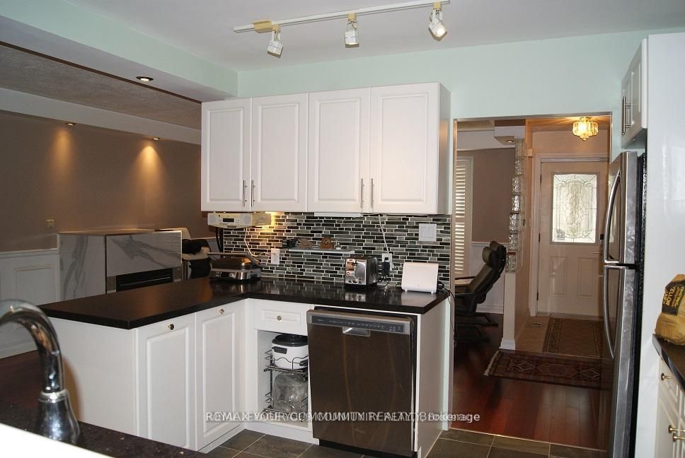 56 Willesden Road, Toronto, ON M2H 1V7 photo 5